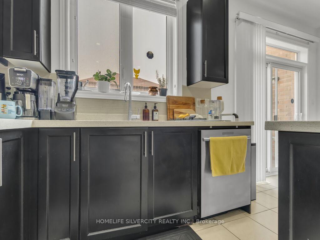 Photo 5 of 19 Kilkarrin Road, Brampton, Northwest Brampton — HOMEH