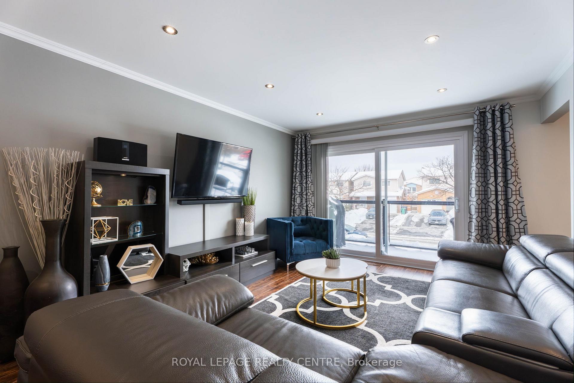 Photo 4 of 110 Simmons Boulevard, Brampton, Madoc — HOMEH