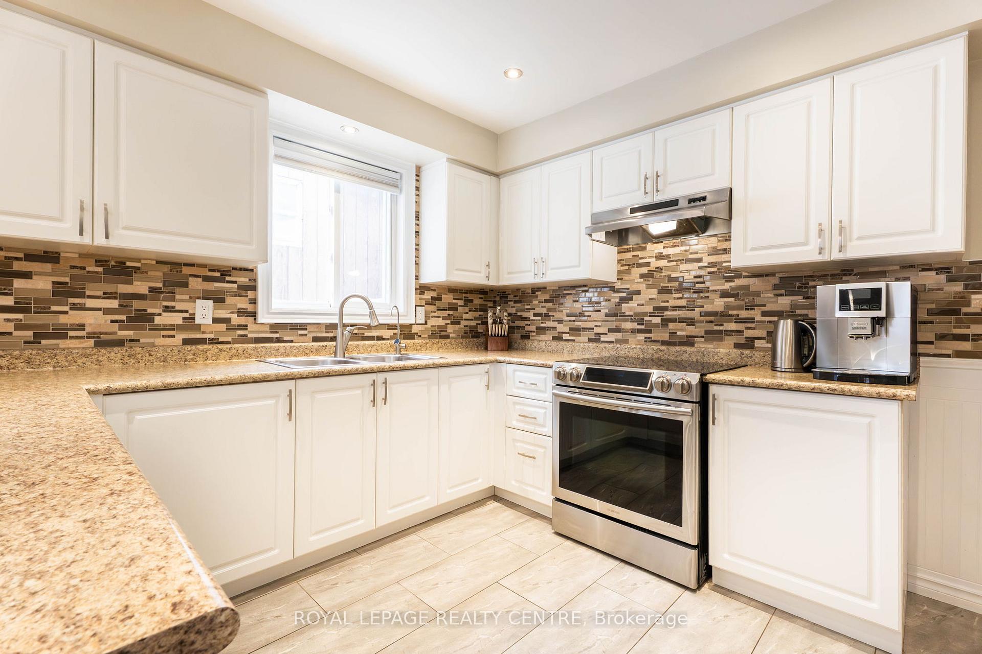 Photo 10 of 110 Simmons Boulevard, Brampton, Madoc — HOMEH