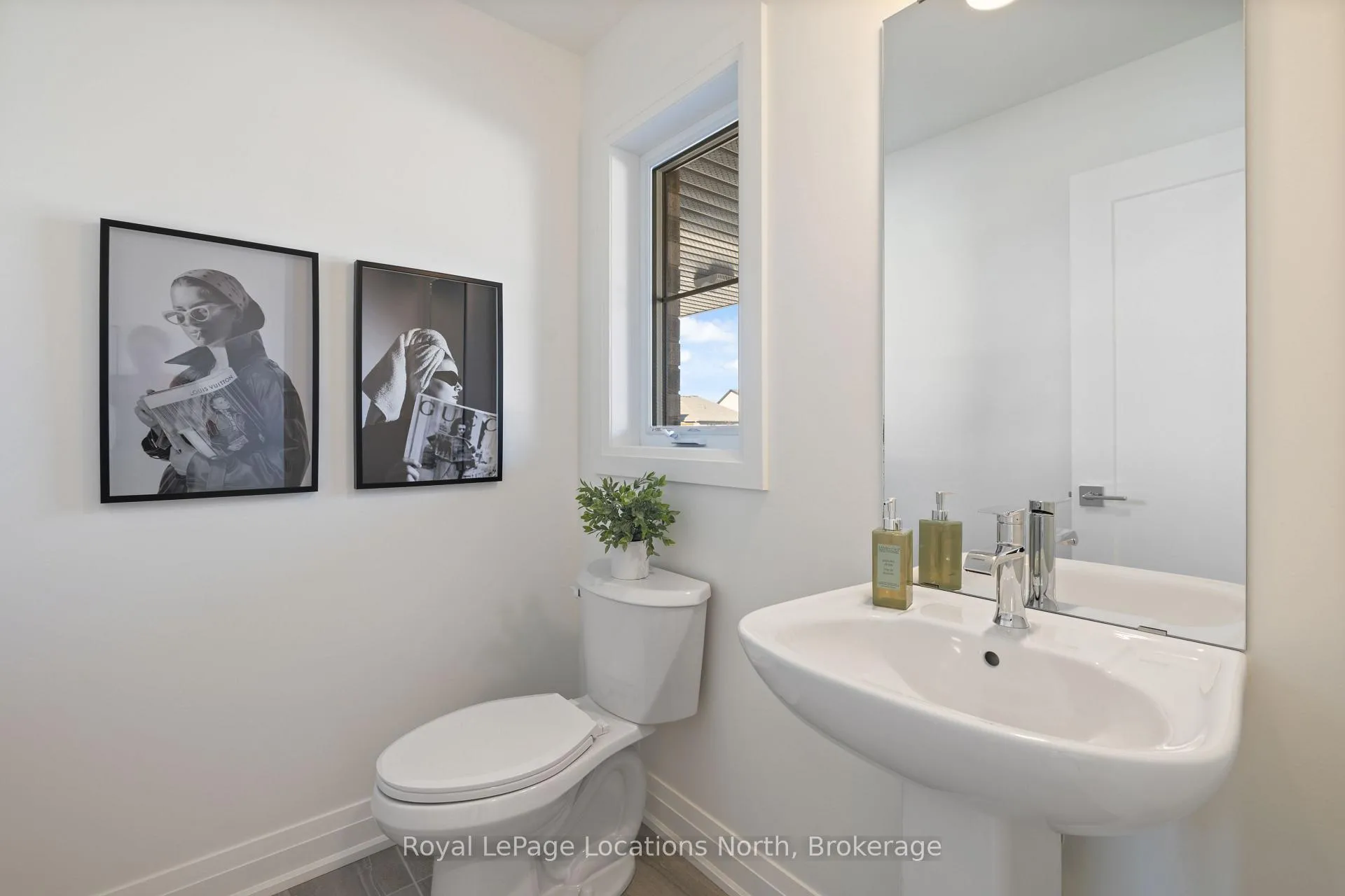 Photo 6 of 30 Swain Crescent, Collingwood — HOMEH