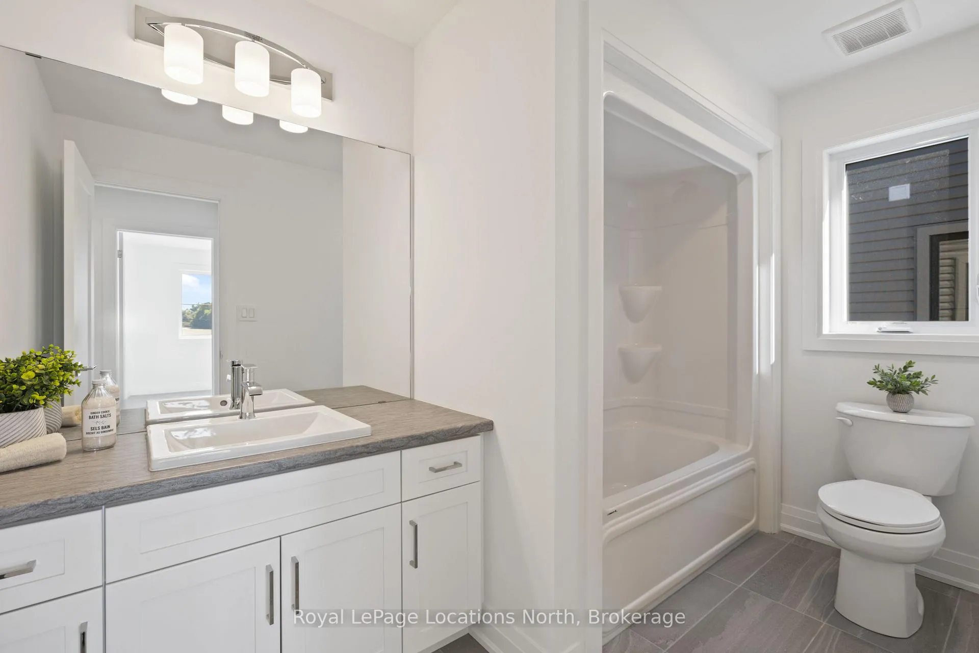 Photo 33 of 30 Swain Crescent, Collingwood — HOMEH