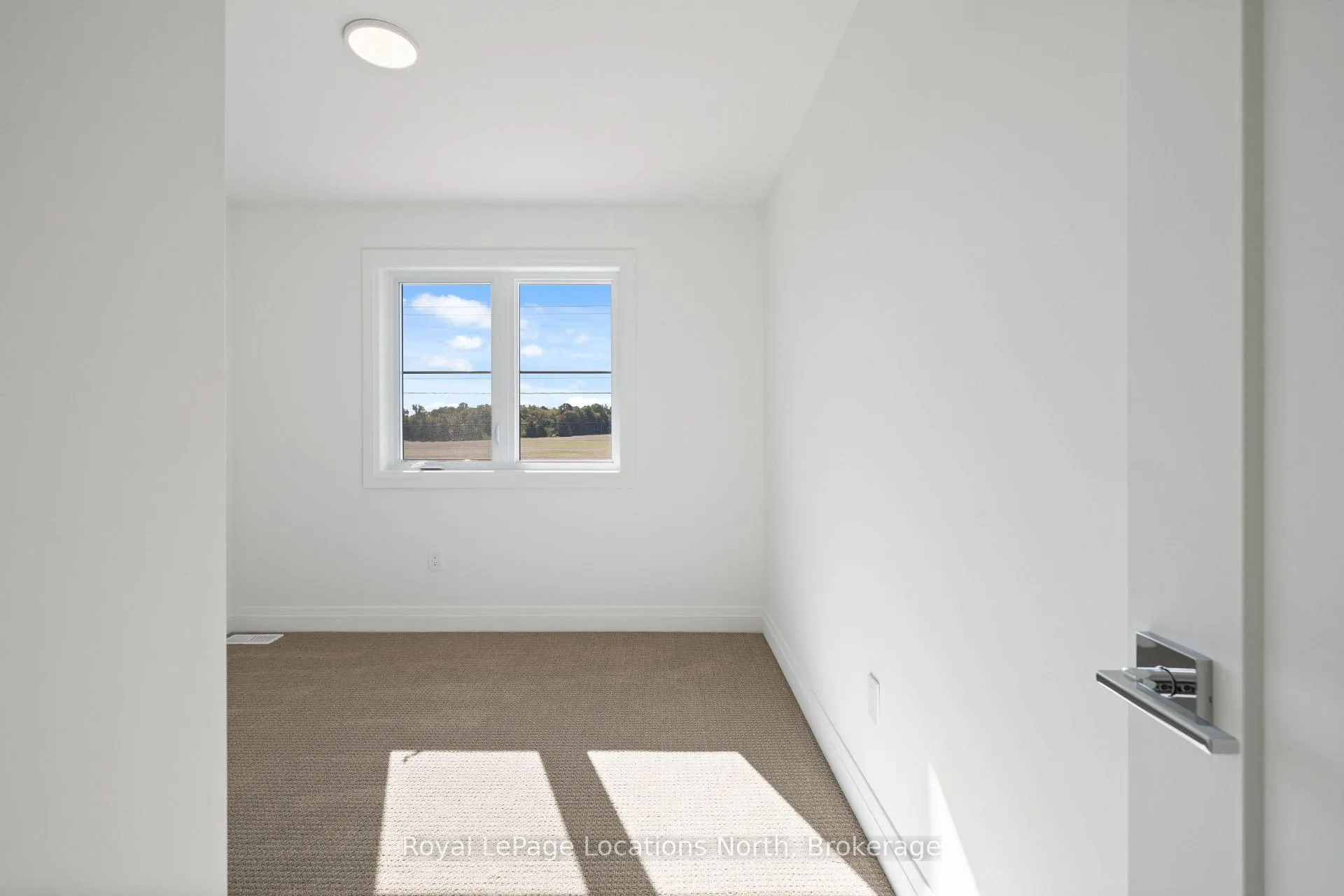Photo 36 of 30 Swain Crescent, Collingwood — HOMEH