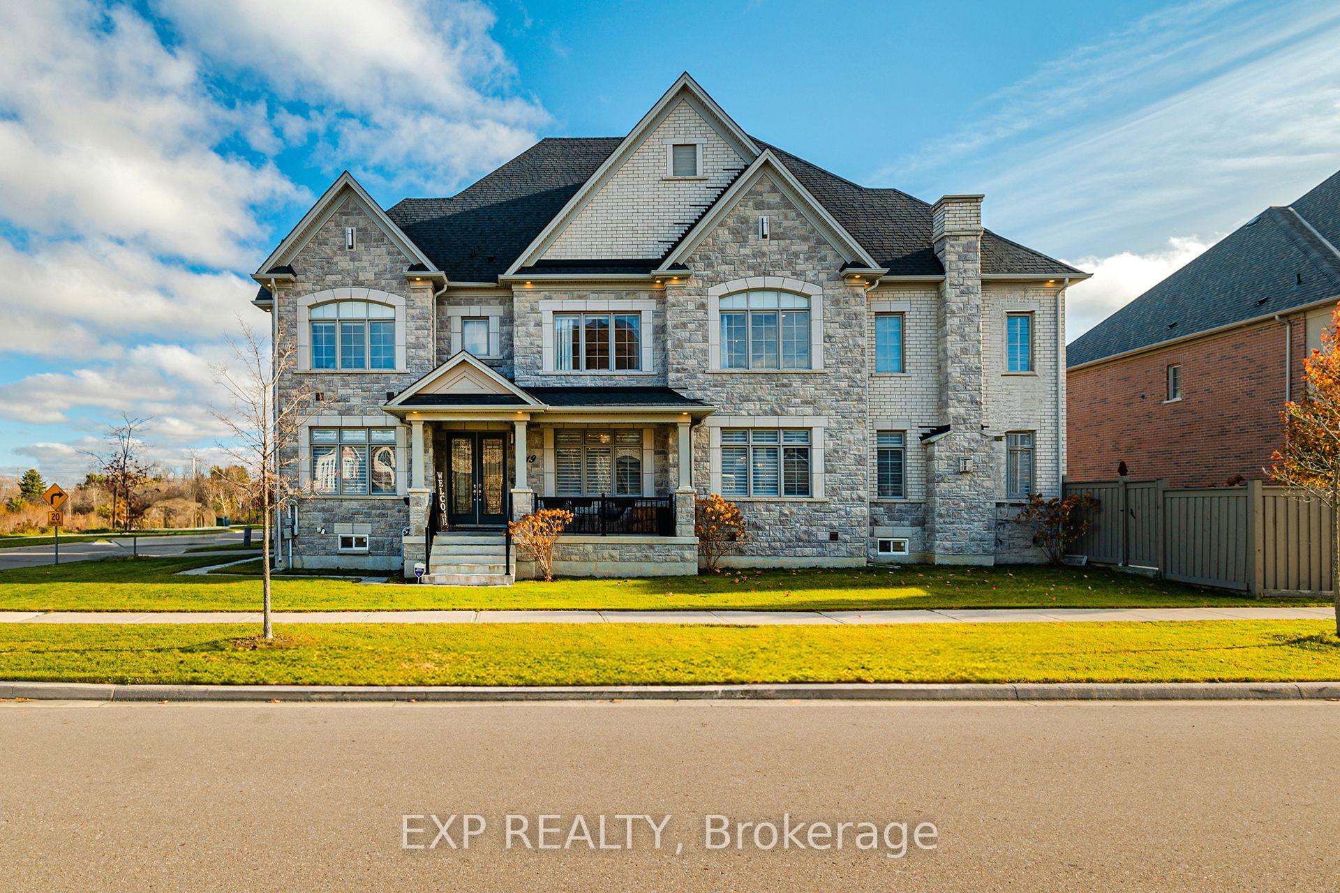 Photo 3 of 19 Gladiolus Street, Brampton, Bram West — HOMEH