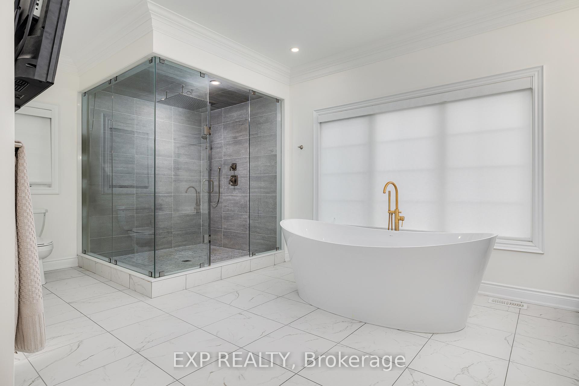 Photo 21 of 19 Gladiolus Street, Brampton, Bram West — HOMEH