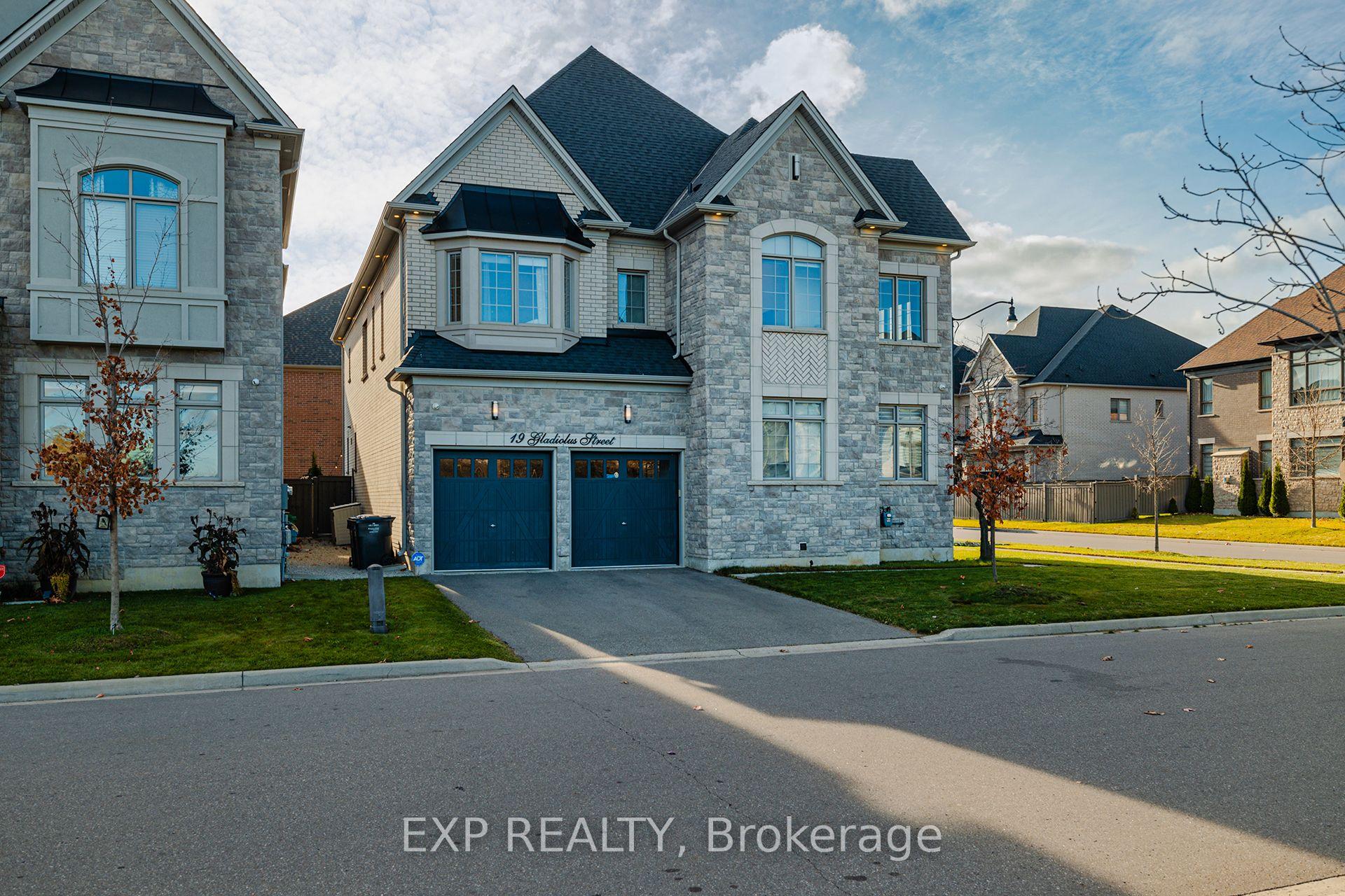 Photo 33 of 19 Gladiolus Street, Brampton, Bram West — HOMEH