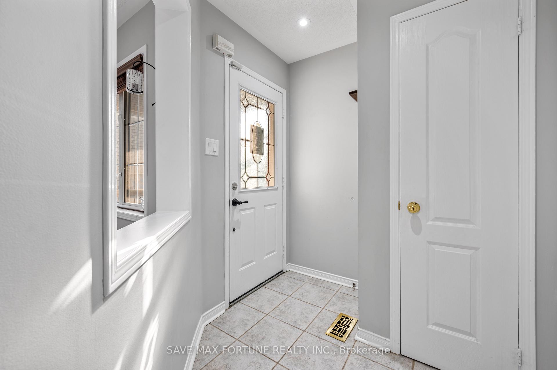 Photo 5 of 80 Bunchberry Way, Brampton, Sandringham-Wellington — HOMEH