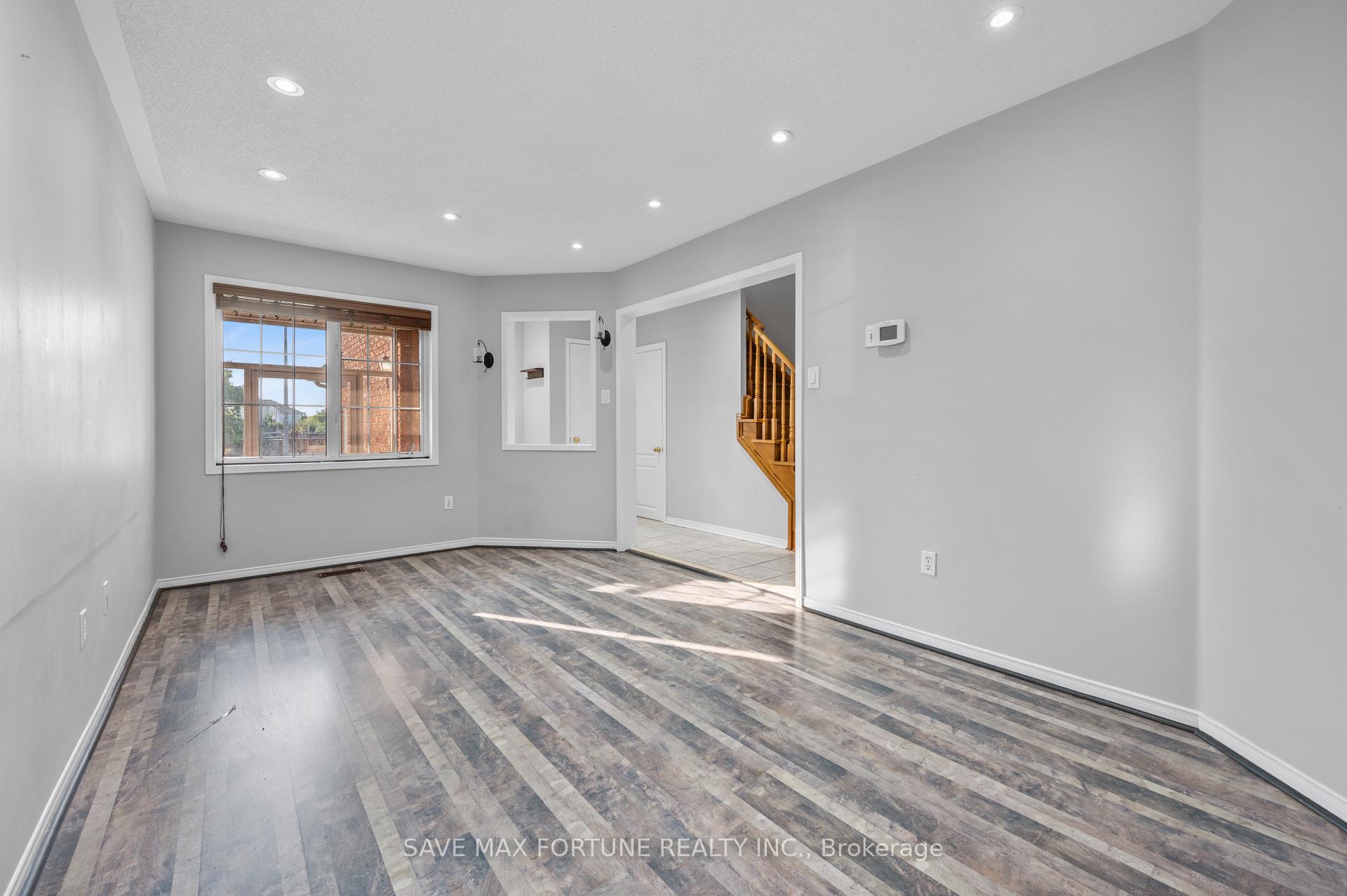 Photo 8 of 80 Bunchberry Way, Brampton, Sandringham-Wellington — HOMEH