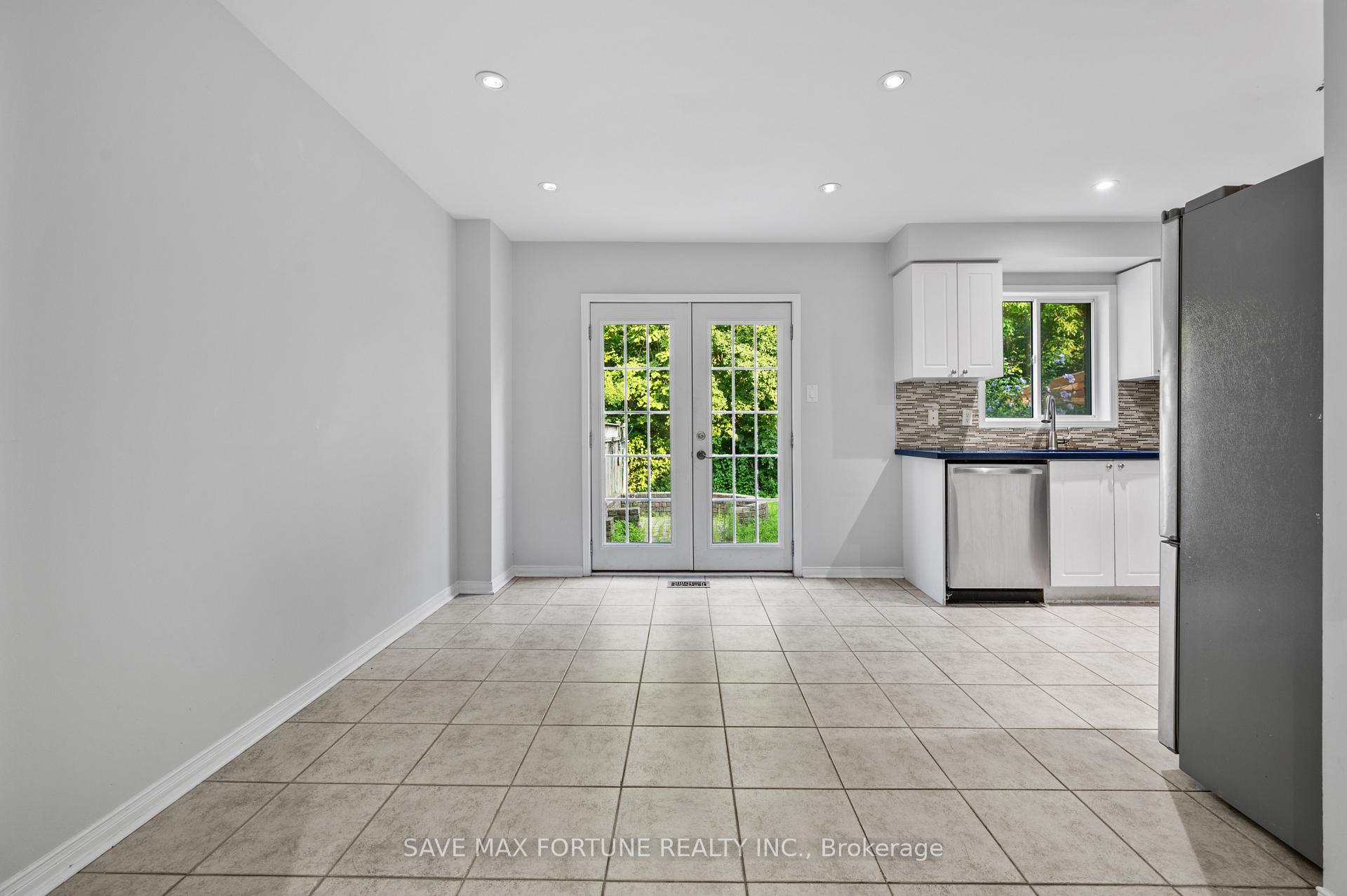 Photo 9 of 80 Bunchberry Way, Brampton, Sandringham-Wellington — HOMEH