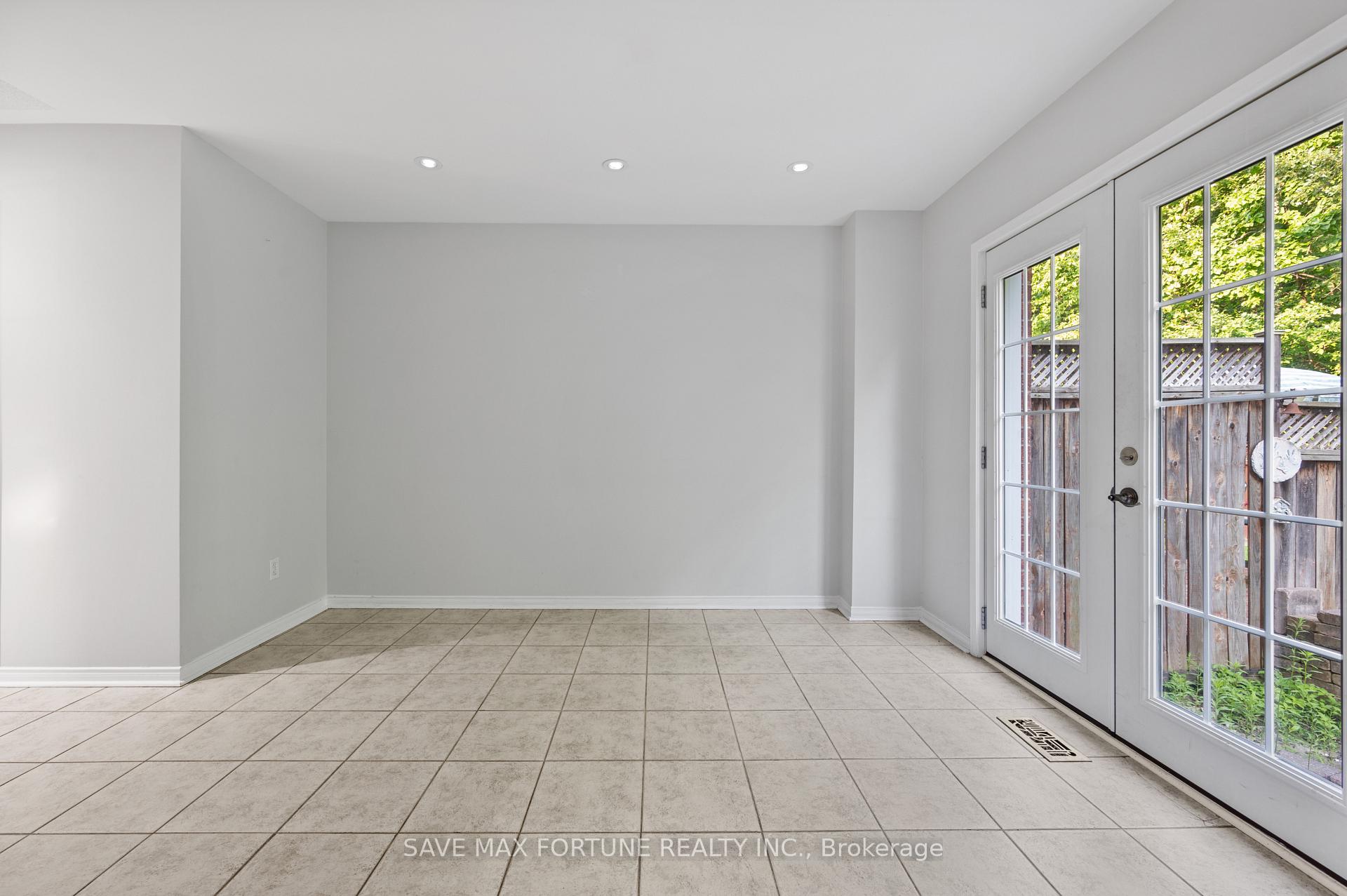 Photo 10 of 80 Bunchberry Way, Brampton, Sandringham-Wellington — HOMEH