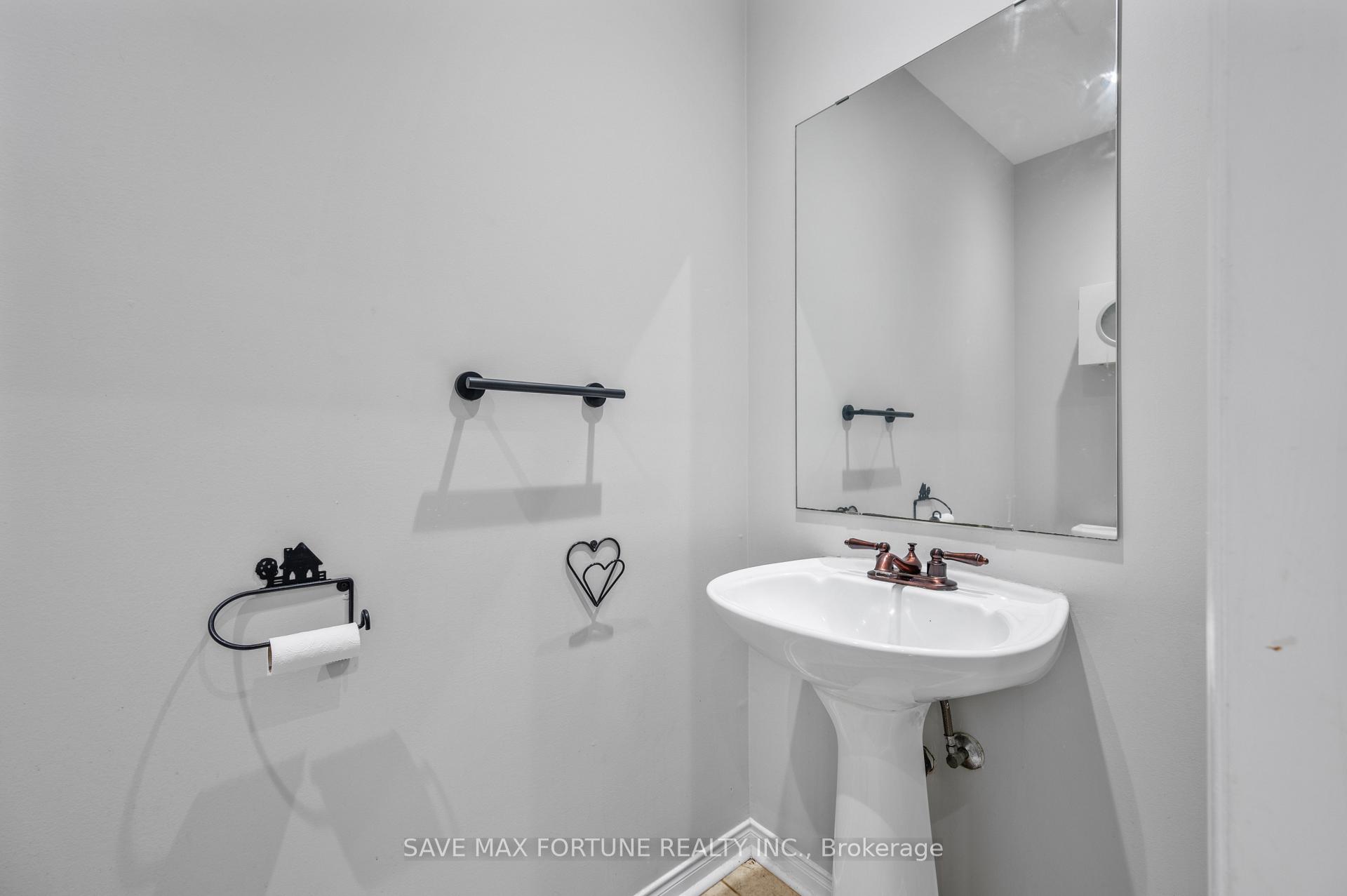 Photo 16 of 80 Bunchberry Way, Brampton, Sandringham-Wellington — HOMEH