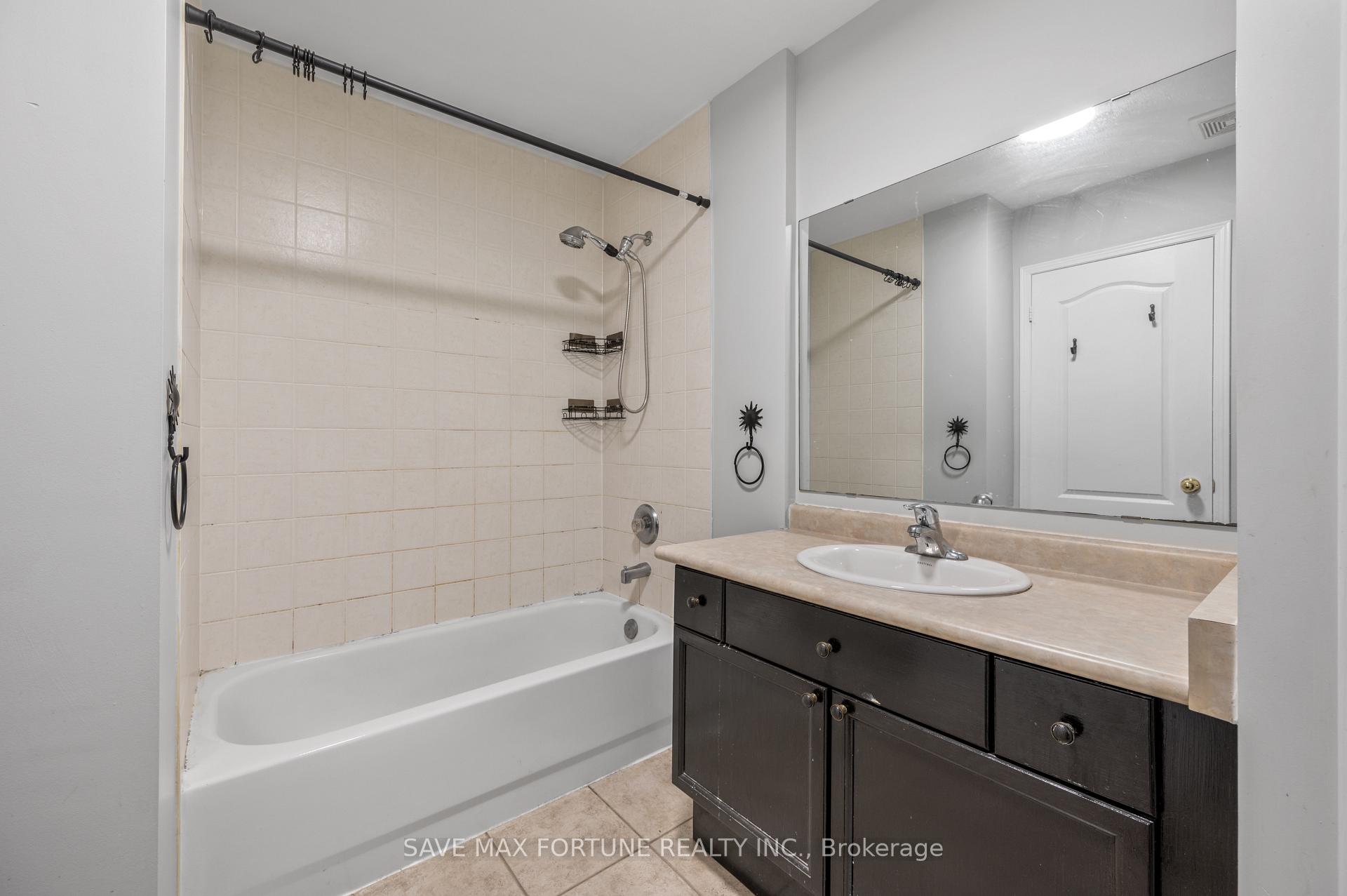 Photo 23 of 80 Bunchberry Way, Brampton, Sandringham-Wellington — HOMEH