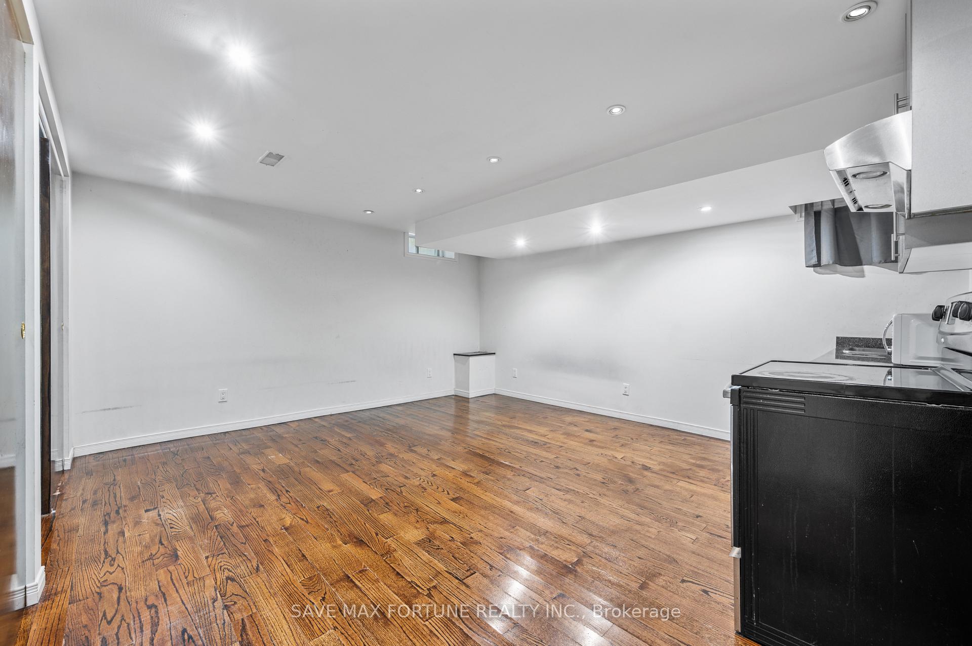 Photo 32 of 80 Bunchberry Way, Brampton, Sandringham-Wellington — HOMEH