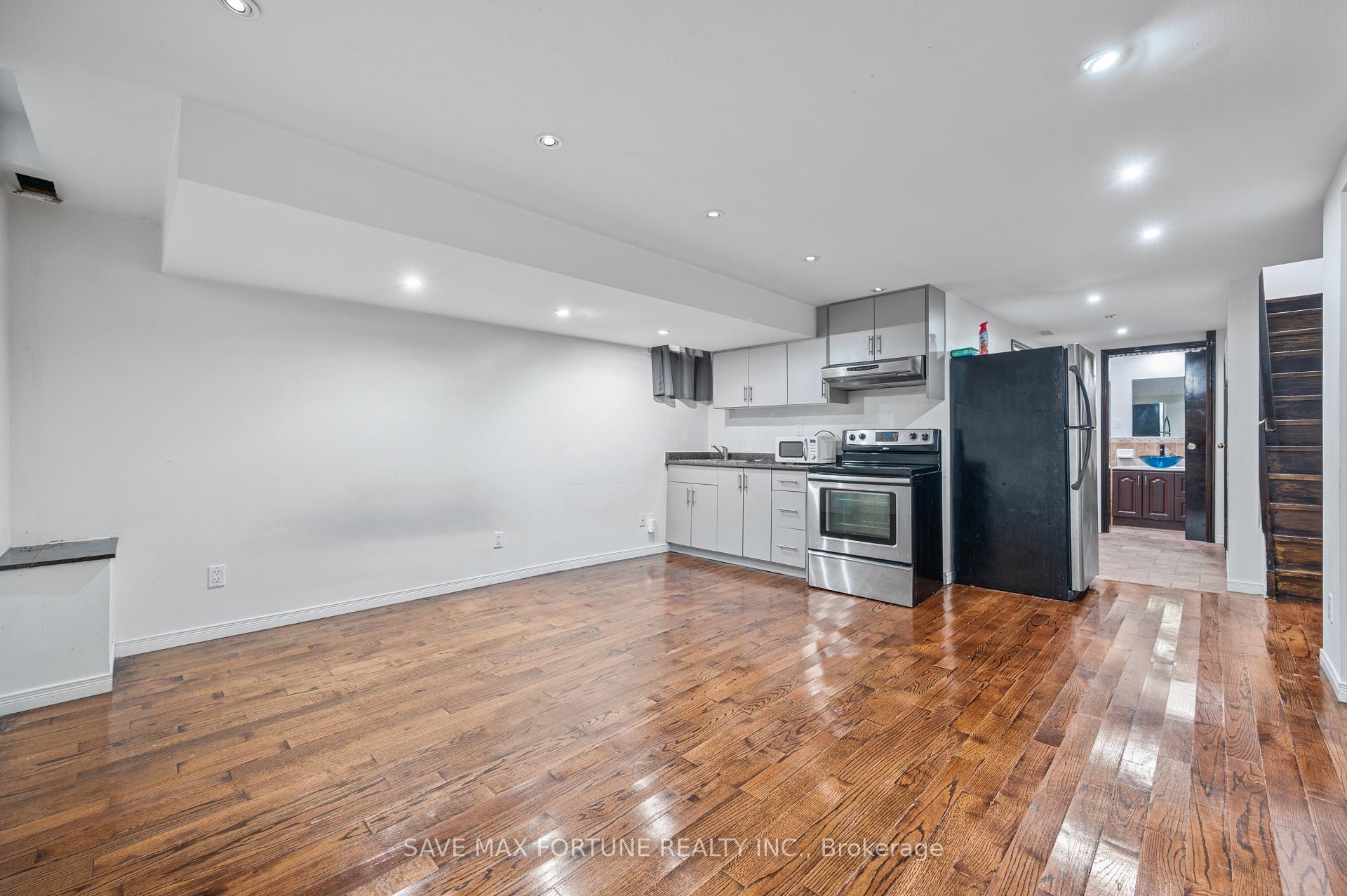Photo 34 of 80 Bunchberry Way, Brampton, Sandringham-Wellington — HOMEH