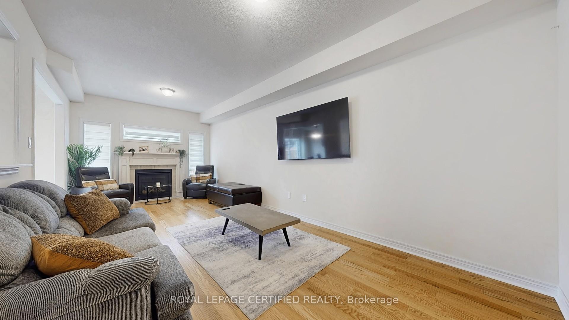Photo 5 of 6 Jevons Drive, Ajax, South East — HOMEH