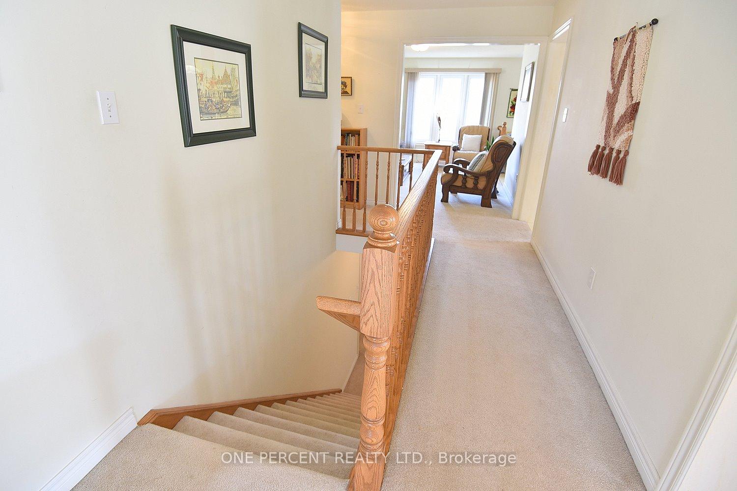 Photo 24 of 55 Steeplechase Drive, Hamilton, Meadowlands — HOMEH