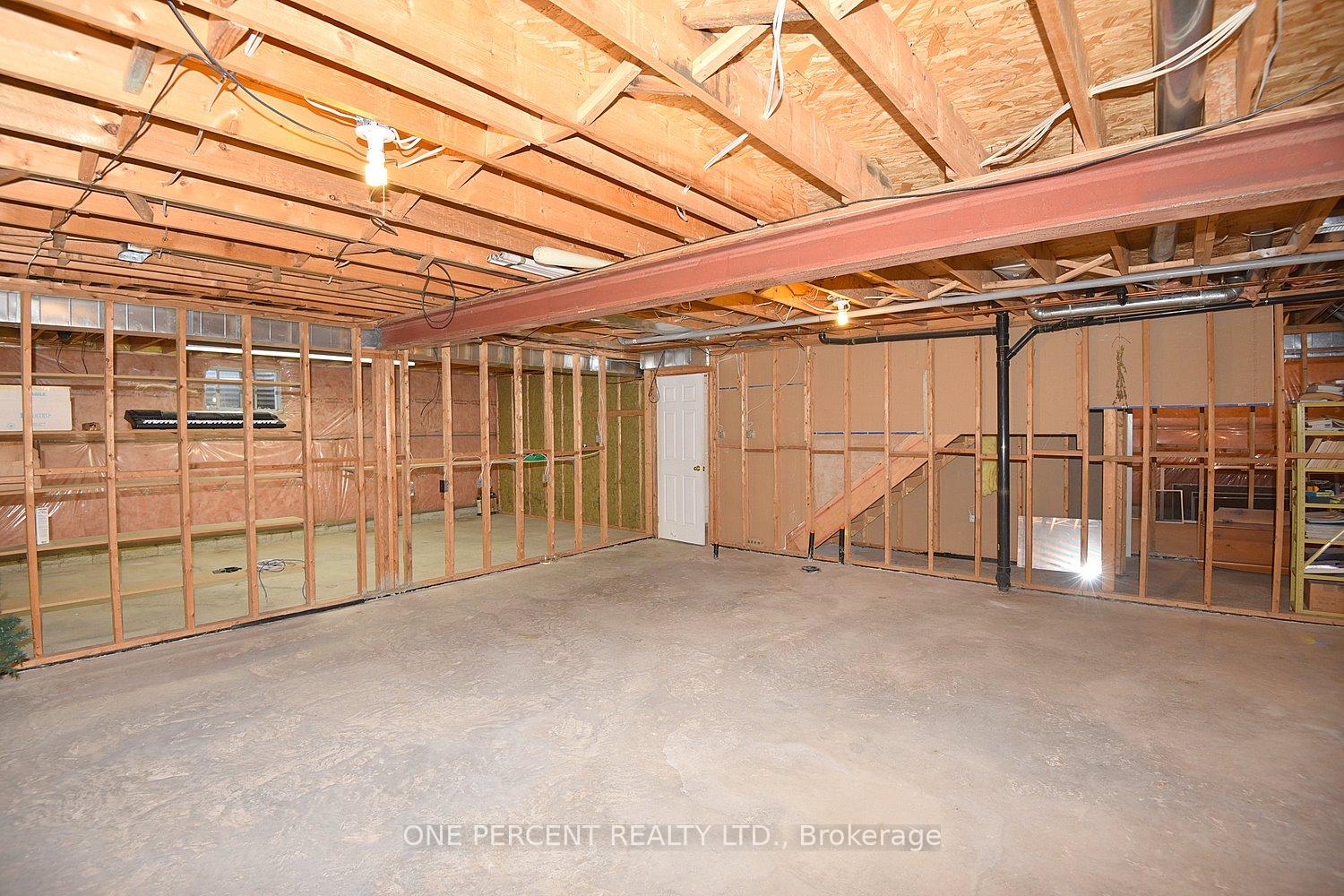 Photo 26 of 55 Steeplechase Drive, Hamilton, Meadowlands — HOMEH