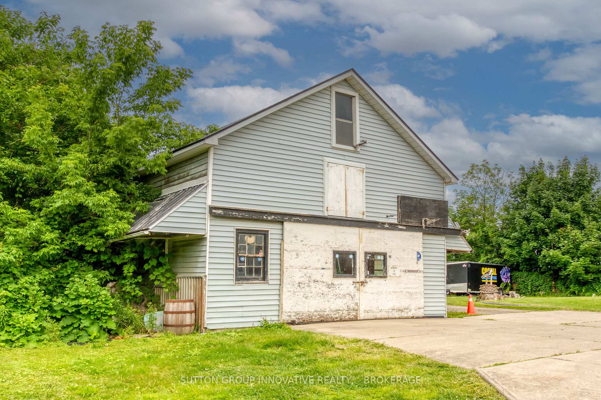 Photo 4 of 441 Barton Street, Hamilton, Stoney Creek — HOMEH