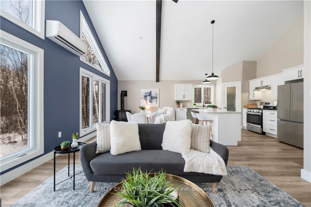 Photo 5 of 260 Latour Crescent, Callander — HOMEH