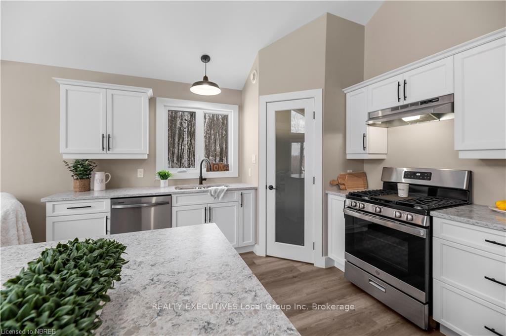 Photo 9 of 260 Latour Crescent, Callander — HOMEH