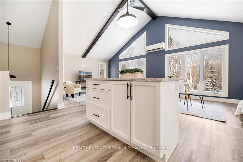 Photo 10 of 260 Latour Crescent, Callander — HOMEH