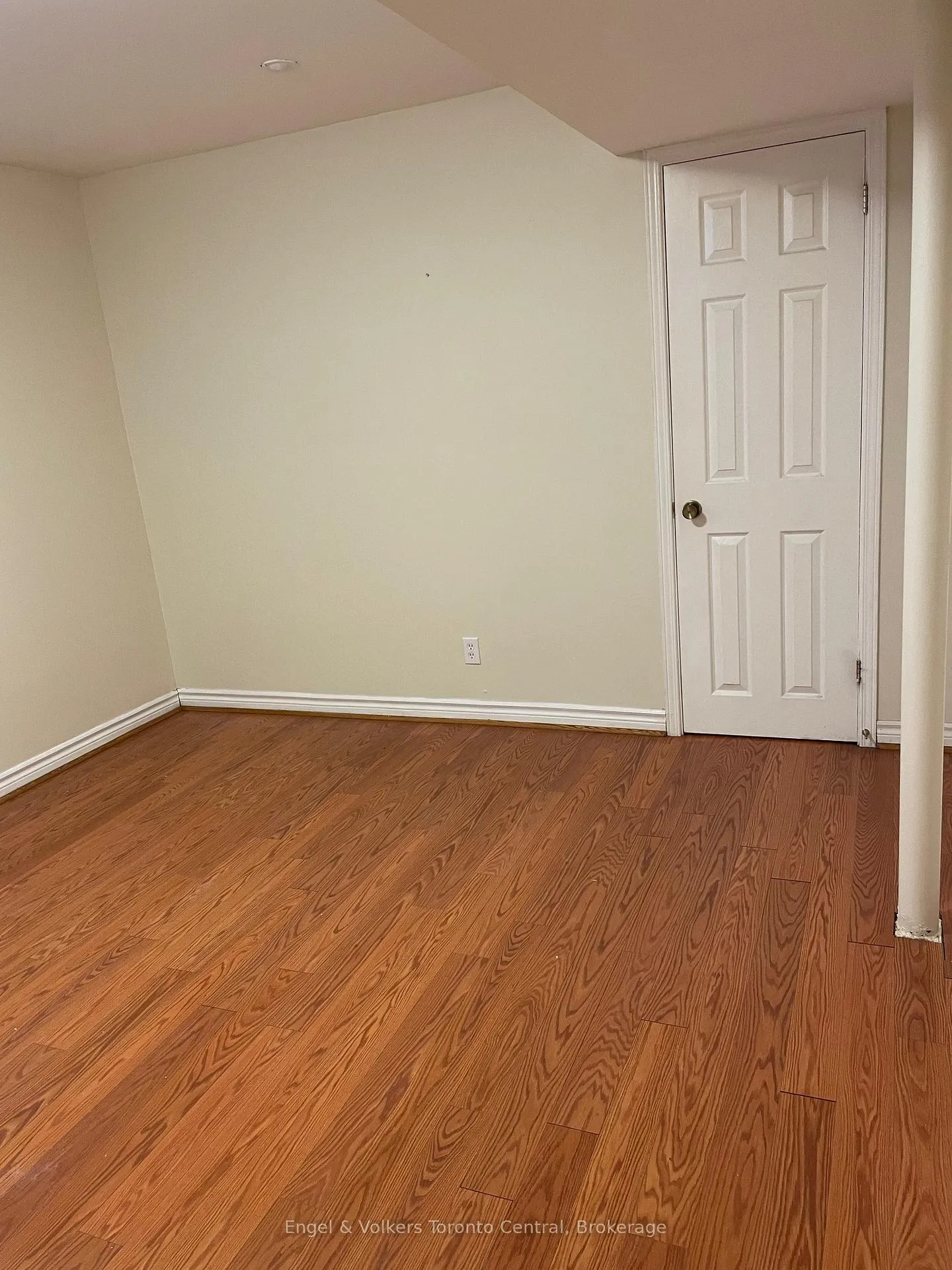 Photo 10 of 27 Mair Mills Drive, Collingwood — HOMEH