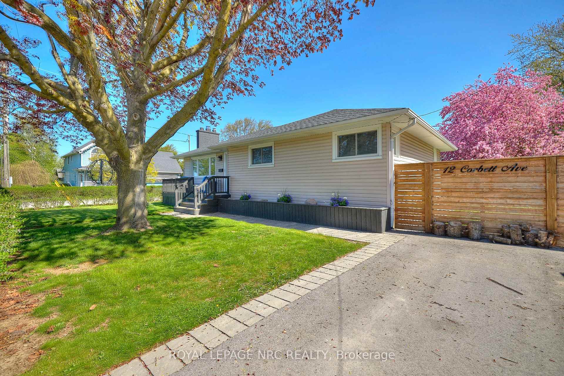 Photo 2 of 12 Corbett Avenue, St. Catharines, Port Dalhousie — HOMEH