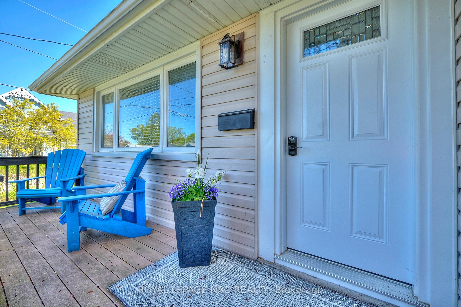 Photo 3 of 12 Corbett Avenue, St. Catharines, Port Dalhousie — HOMEH