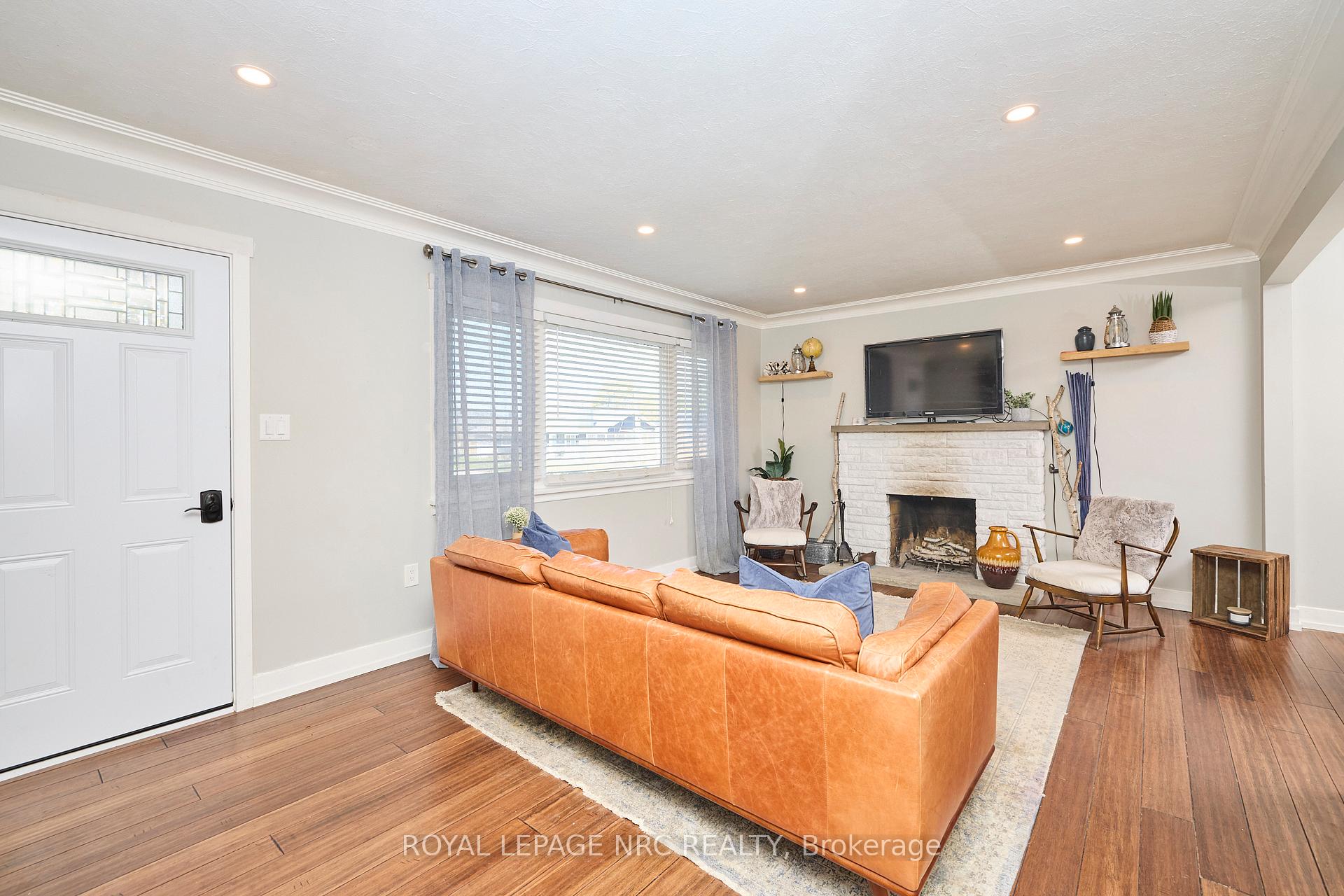 Photo 4 of 12 Corbett Avenue, St. Catharines, Port Dalhousie — HOMEH