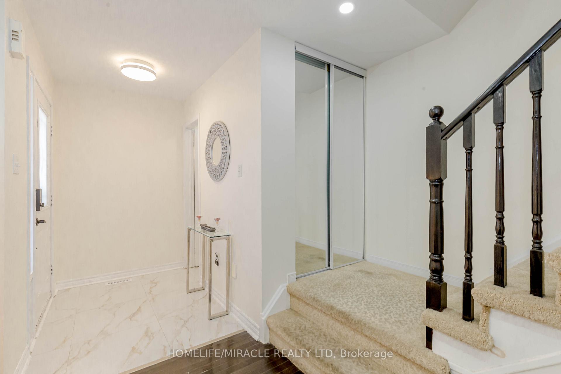 Photo 3 of 56 Summerdale Crescent, Brampton, Fletcher's Meadow — HOMEH