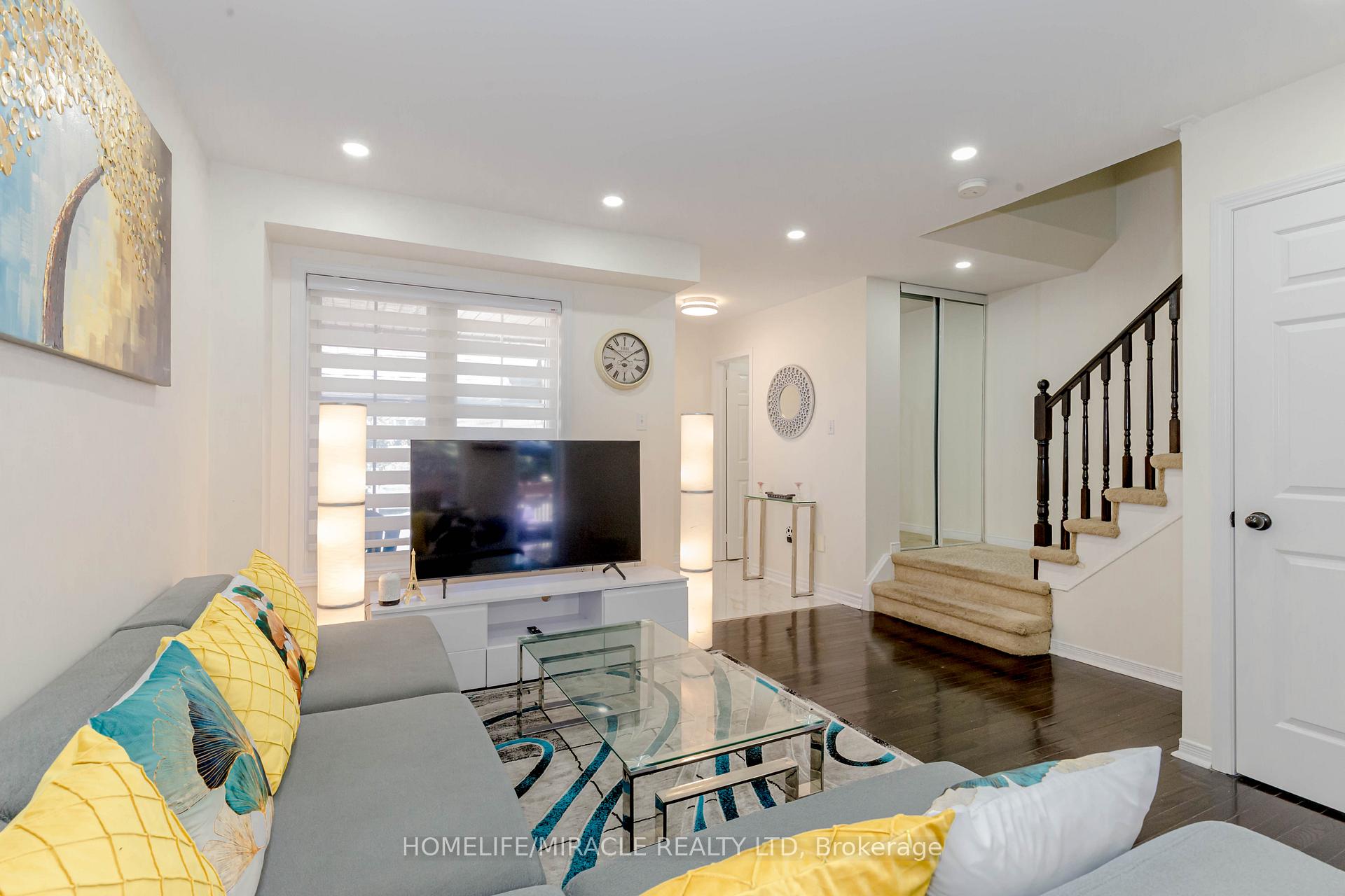 Photo 7 of 56 Summerdale Crescent, Brampton, Fletcher's Meadow — HOMEH