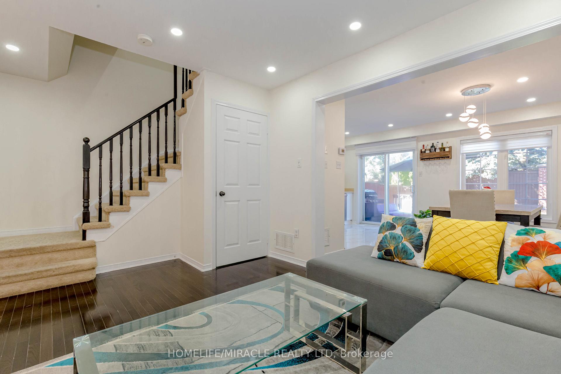 Photo 6 of 56 Summerdale Crescent, Brampton, Fletcher's Meadow — HOMEH