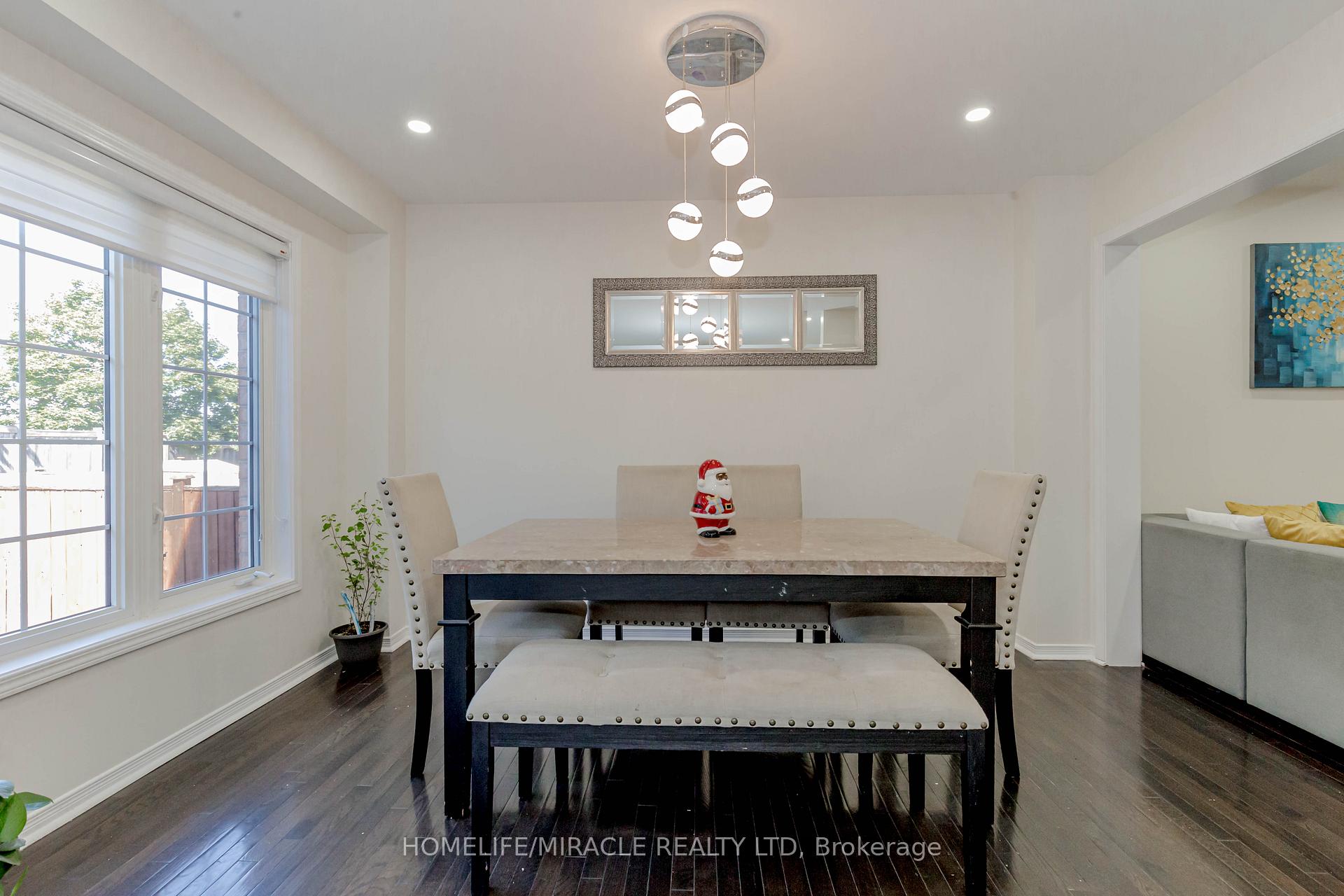 Photo 12 of 56 Summerdale Crescent, Brampton, Fletcher's Meadow — HOMEH