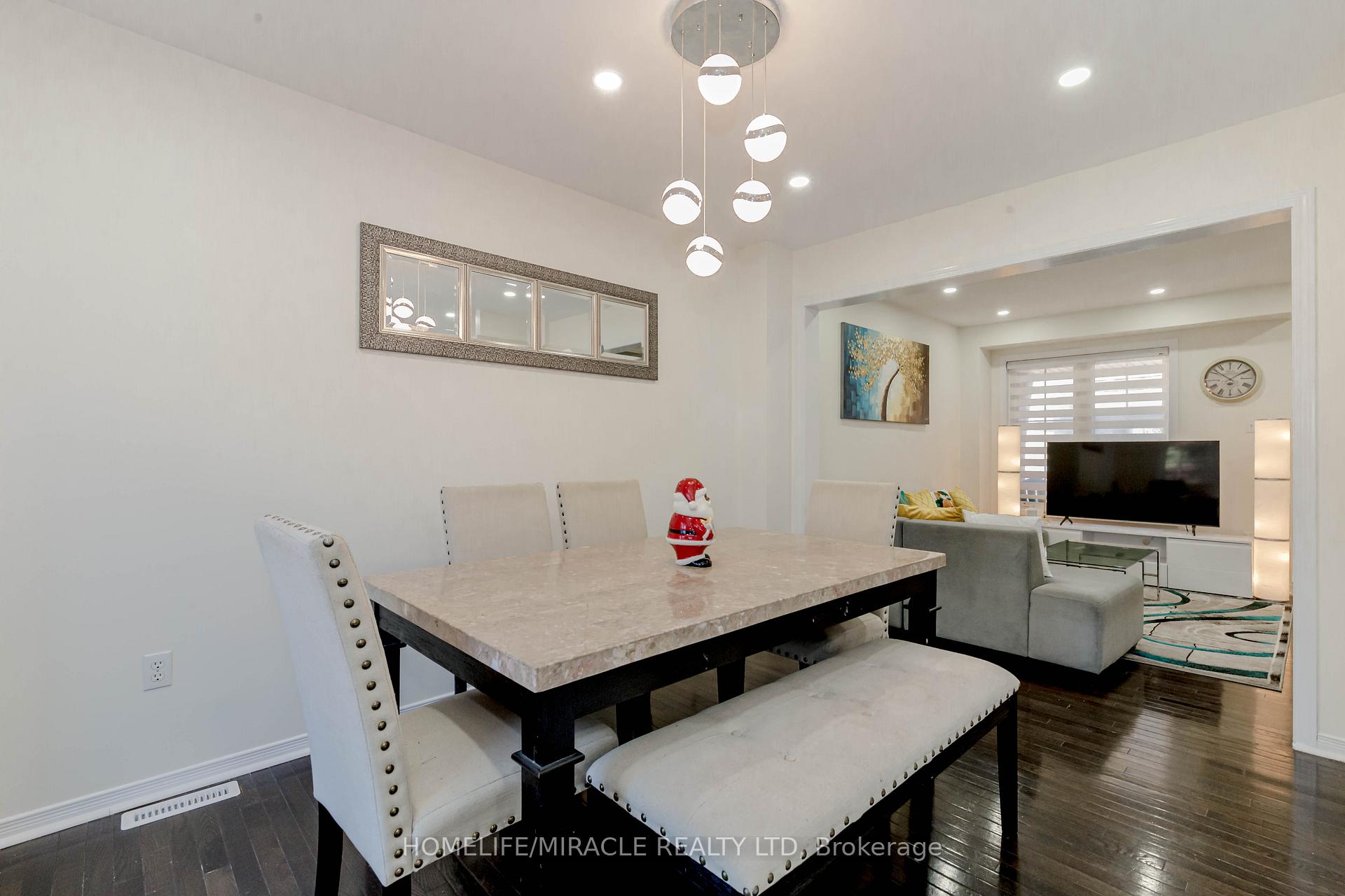 Photo 16 of 56 Summerdale Crescent, Brampton, Fletcher's Meadow — HOMEH