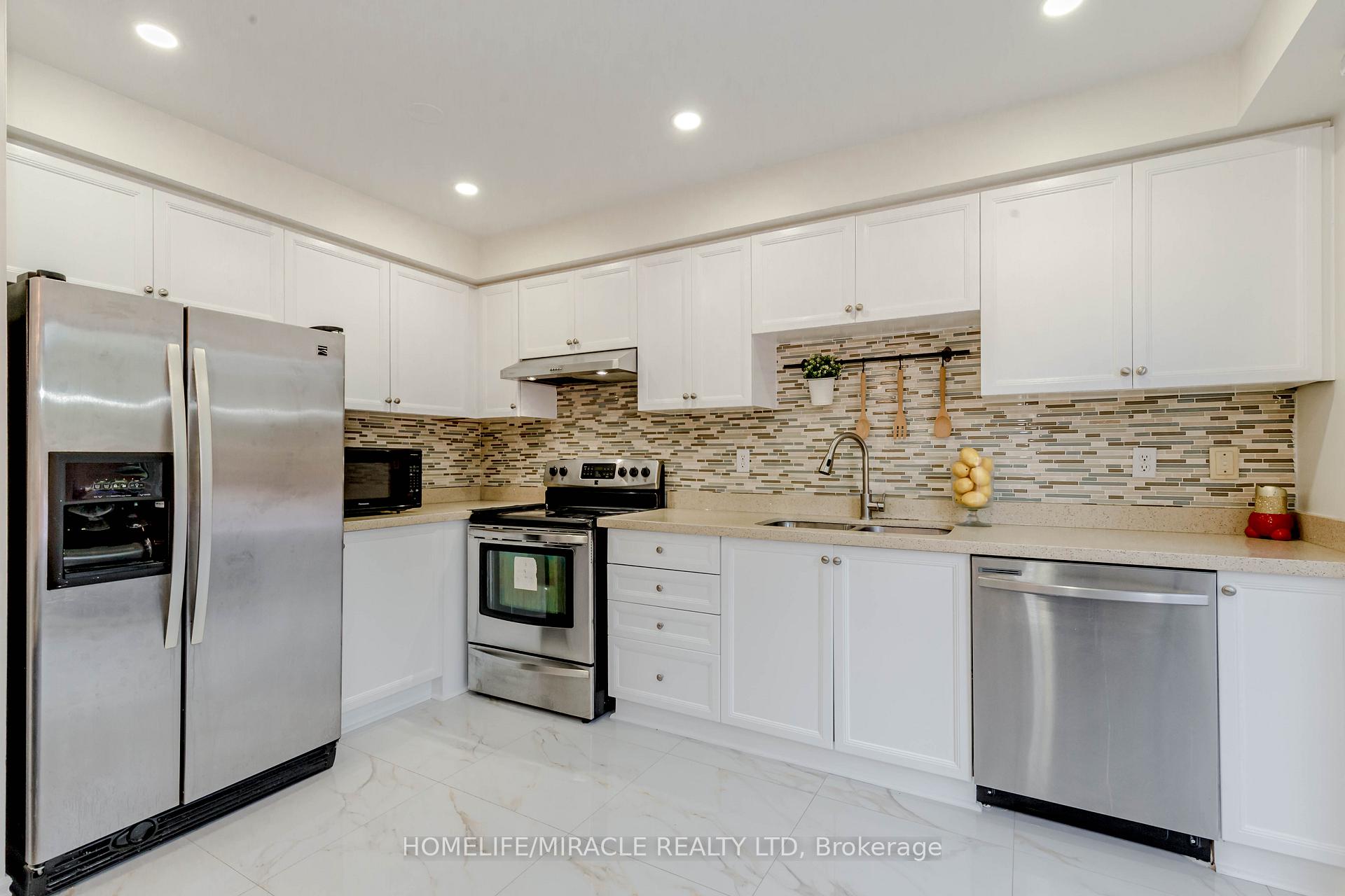 Photo 15 of 56 Summerdale Crescent, Brampton, Fletcher's Meadow — HOMEH