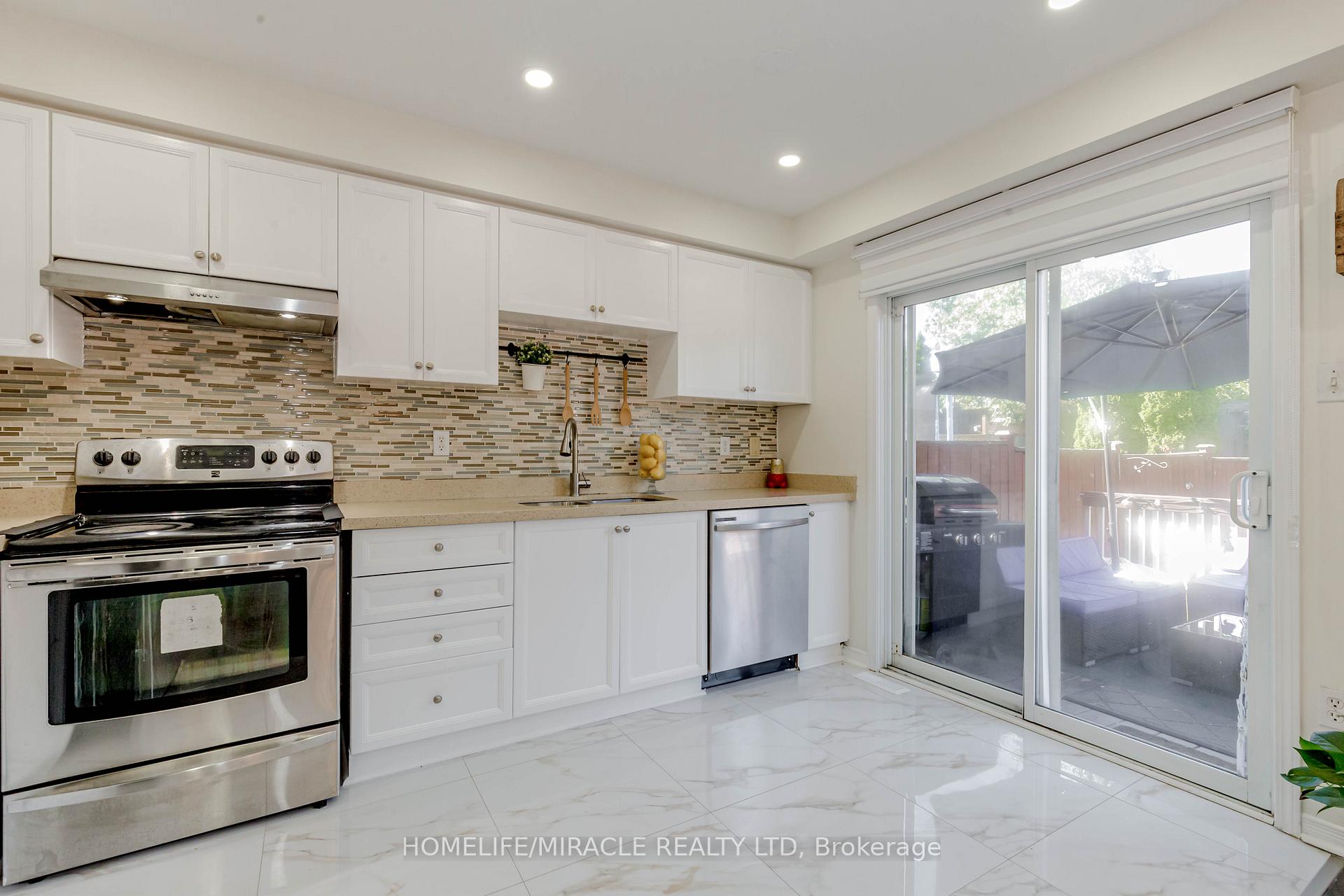 Photo 26 of 56 Summerdale Crescent, Brampton, Fletcher's Meadow — HOMEH