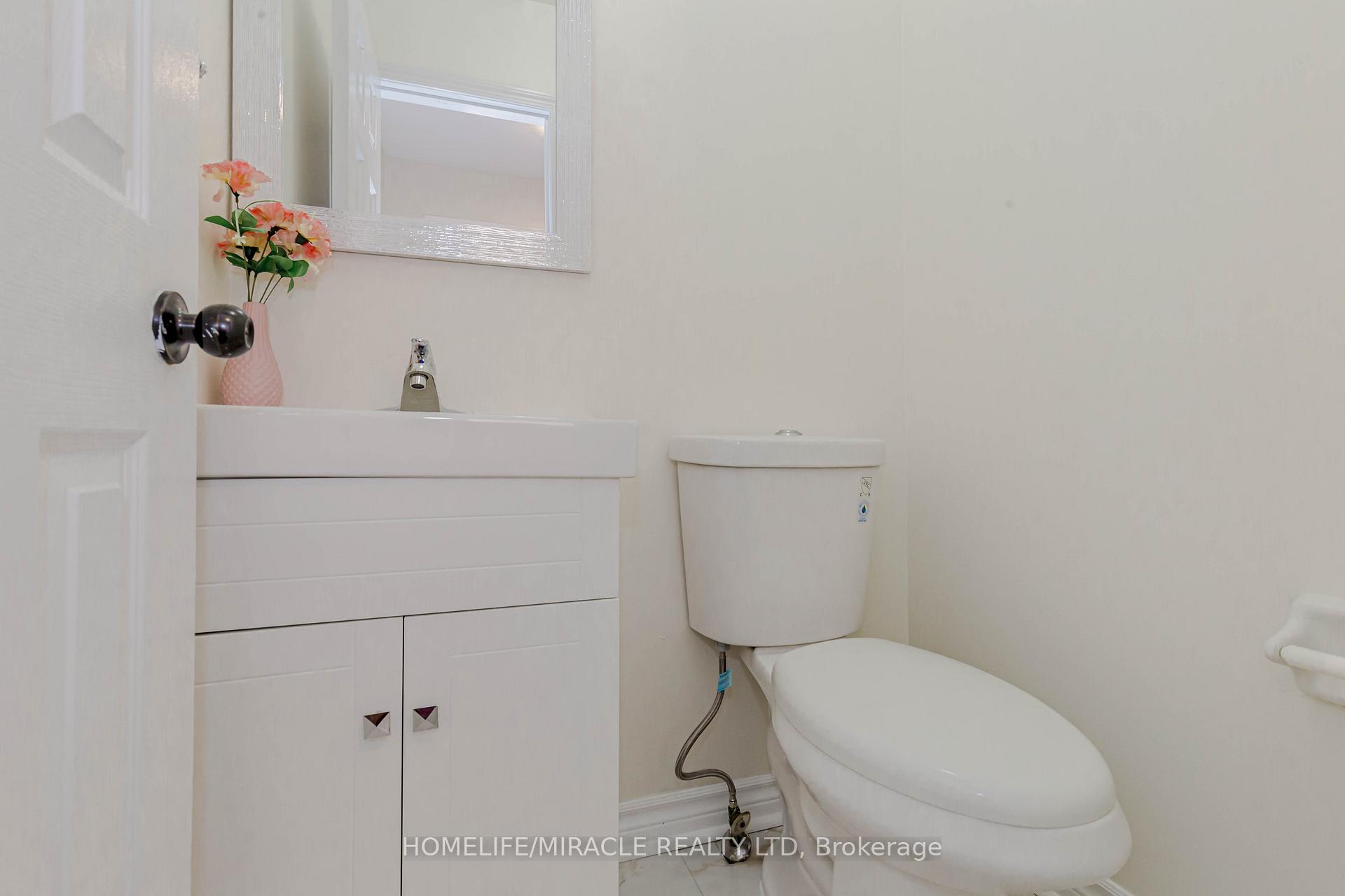 Photo 11 of 56 Summerdale Crescent, Brampton, Fletcher's Meadow — HOMEH