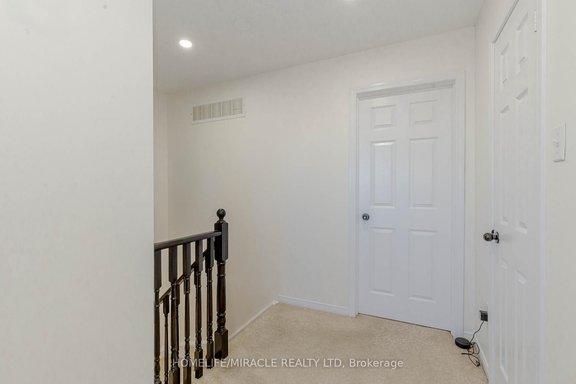 Photo 18 of 56 Summerdale Crescent, Brampton, Fletcher's Meadow — HOMEH