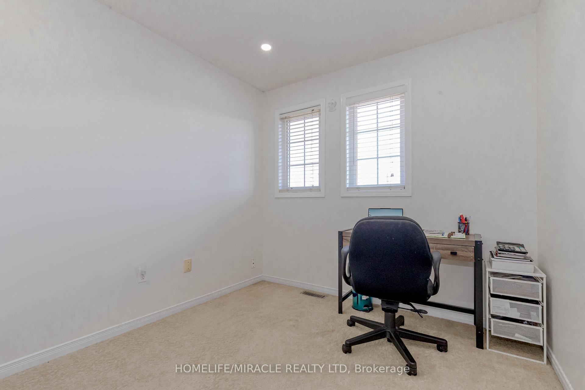 Photo 23 of 56 Summerdale Crescent, Brampton, Fletcher's Meadow — HOMEH