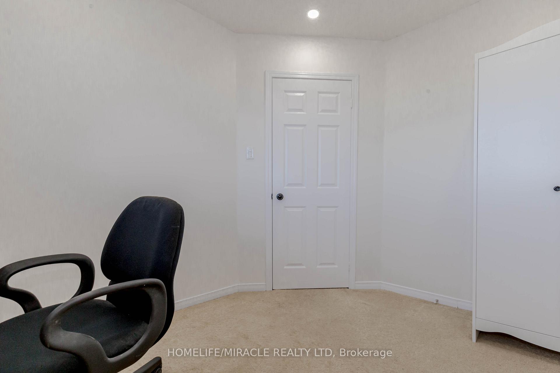 Photo 43 of 56 Summerdale Crescent, Brampton, Fletcher's Meadow — HOMEH