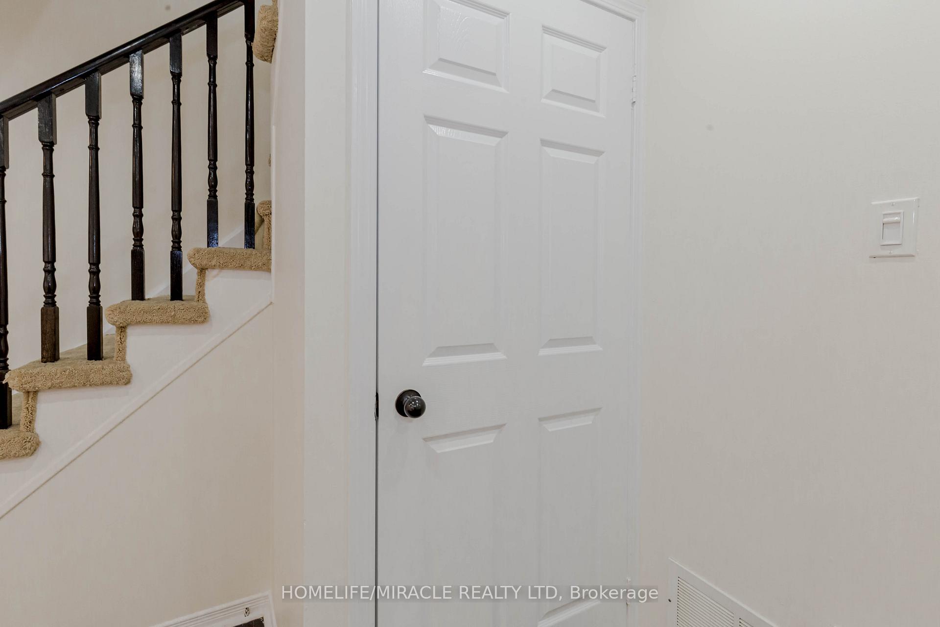Photo 42 of 56 Summerdale Crescent, Brampton, Fletcher's Meadow — HOMEH