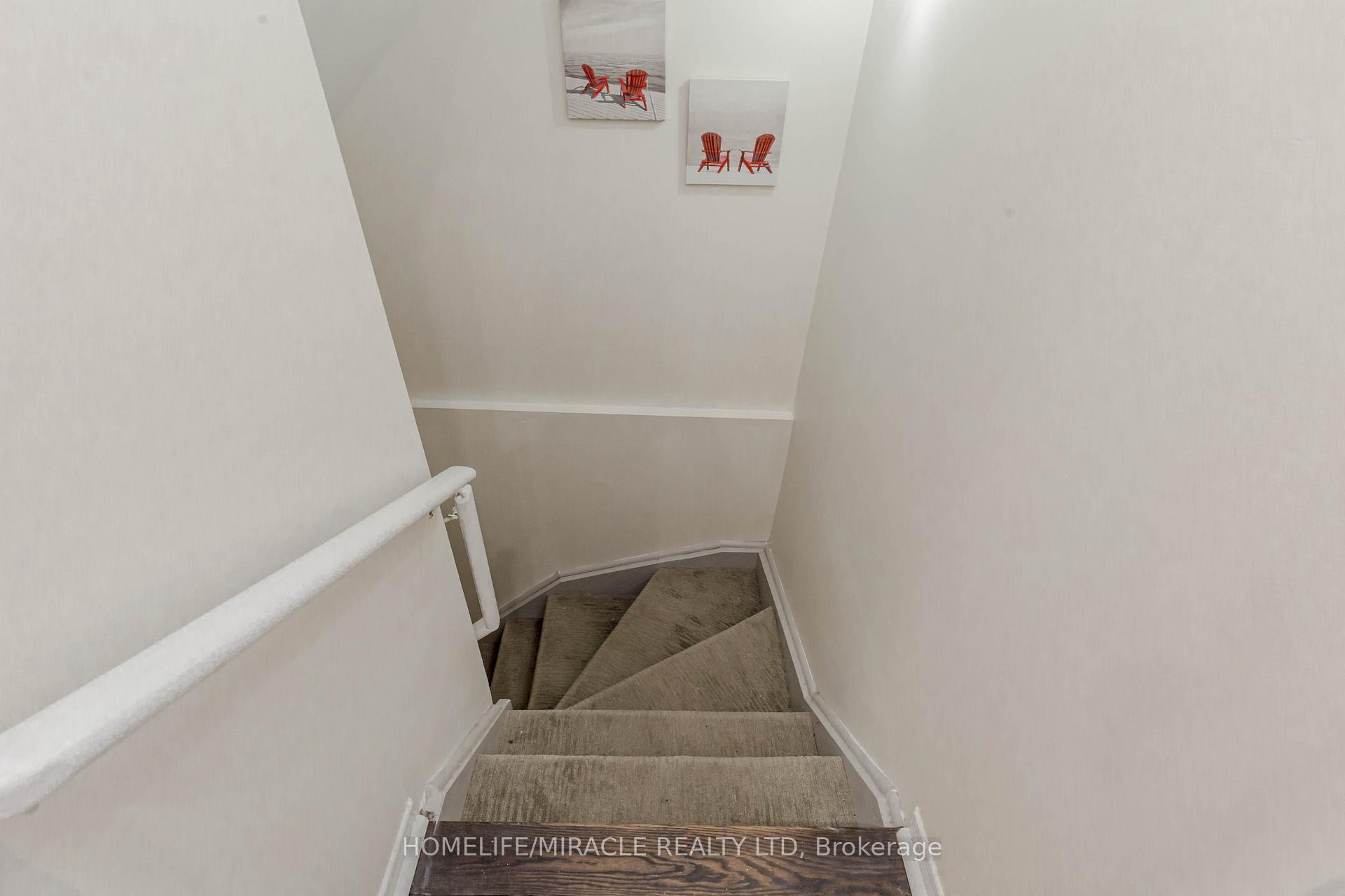 Photo 27 of 56 Summerdale Crescent, Brampton, Fletcher's Meadow — HOMEH