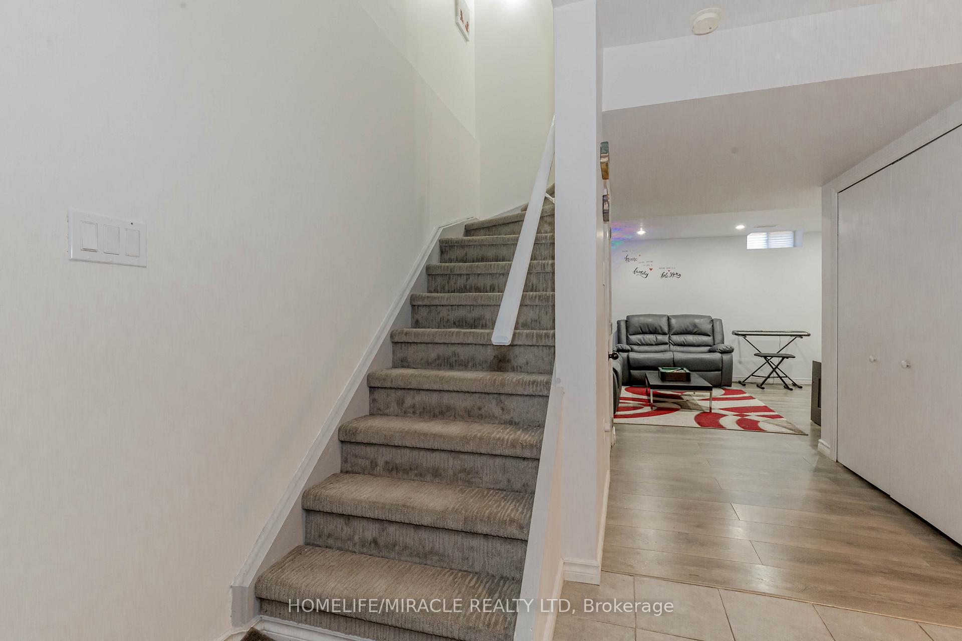 Photo 38 of 56 Summerdale Crescent, Brampton, Fletcher's Meadow — HOMEH