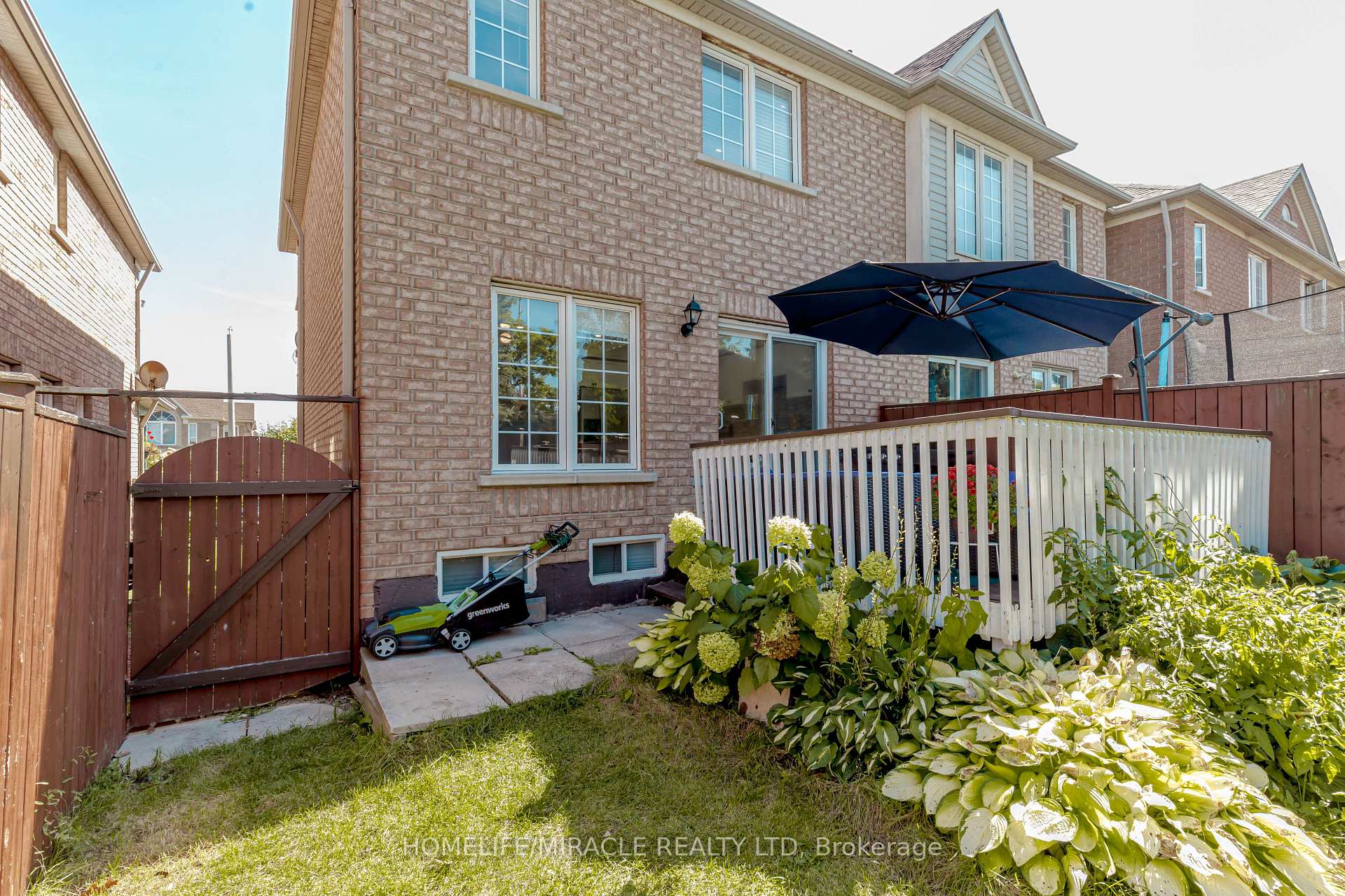 Photo 33 of 56 Summerdale Crescent, Brampton, Fletcher's Meadow — HOMEH