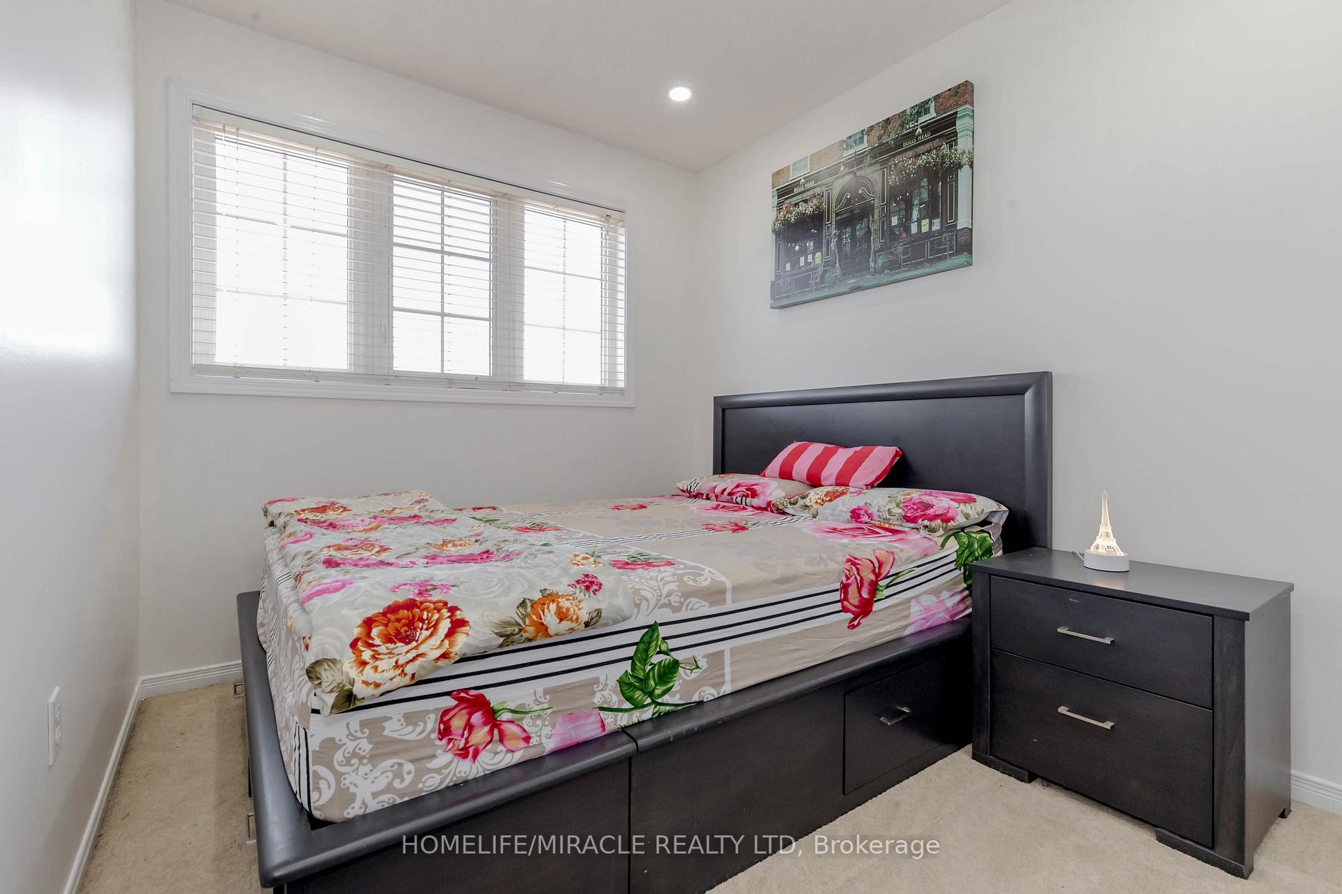 Photo 47 of 56 Summerdale Crescent, Brampton, Fletcher's Meadow — HOMEH