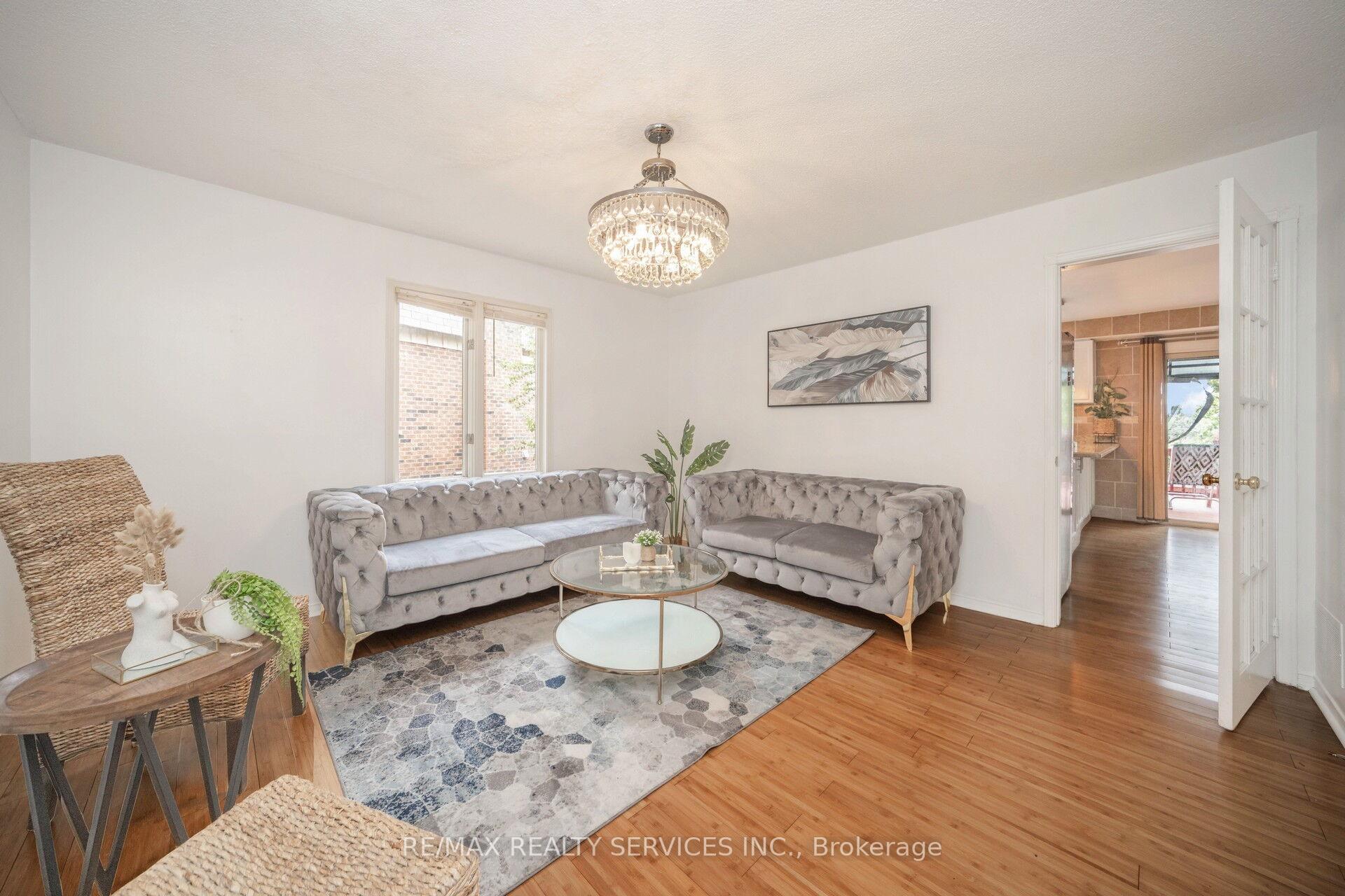 Photo 5 of 5 Lakeridge Drive, Brampton, Westgate — HOMEH
