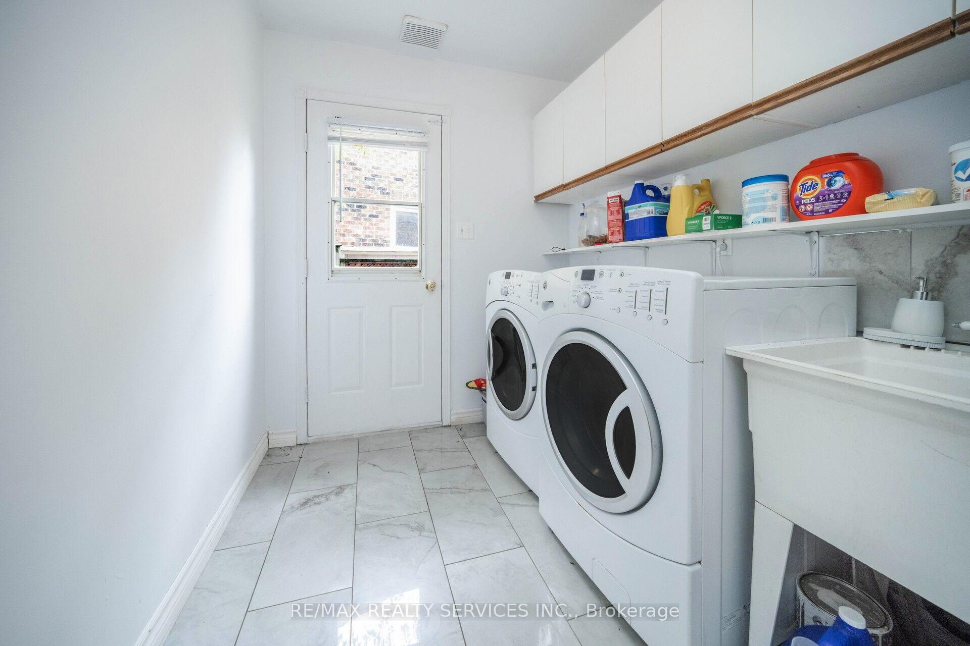 Photo 17 of 5 Lakeridge Drive, Brampton, Westgate — HOMEH