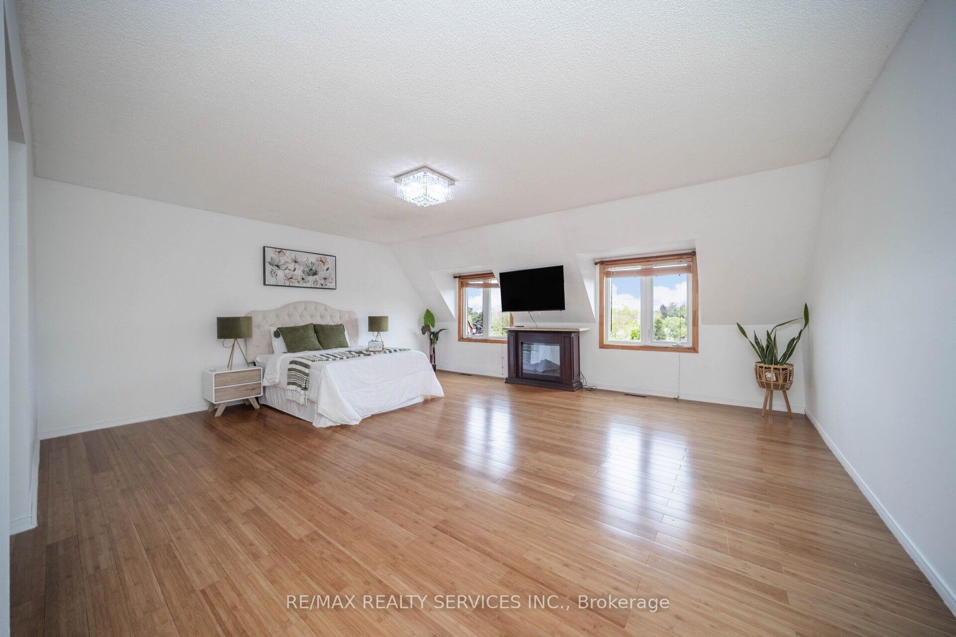 Photo 22 of 5 Lakeridge Drive, Brampton, Westgate — HOMEH