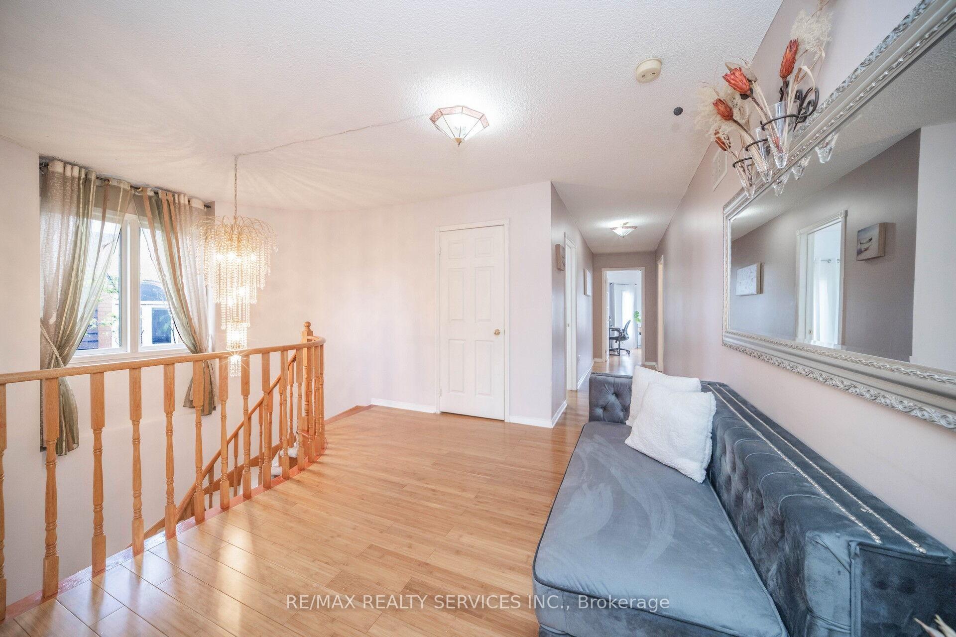 Photo 25 of 5 Lakeridge Drive, Brampton, Westgate — HOMEH
