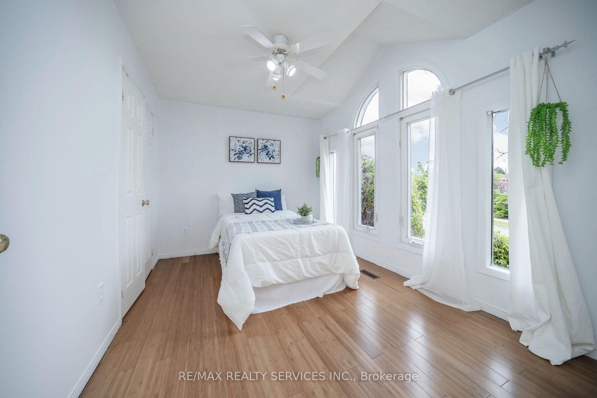 Photo 26 of 5 Lakeridge Drive, Brampton, Westgate — HOMEH