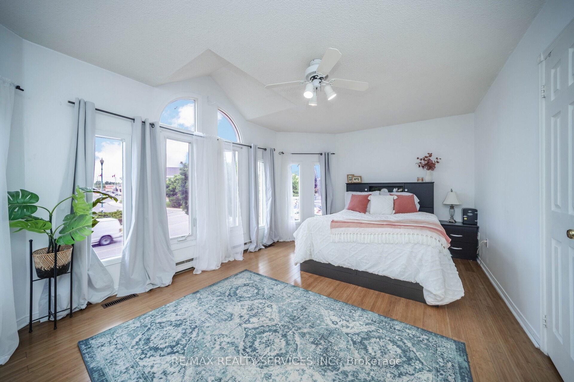Photo 31 of 5 Lakeridge Drive, Brampton, Westgate — HOMEH